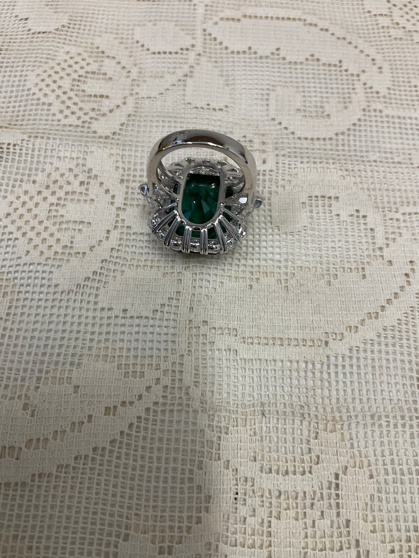 Elizabeth Taylor replica ring