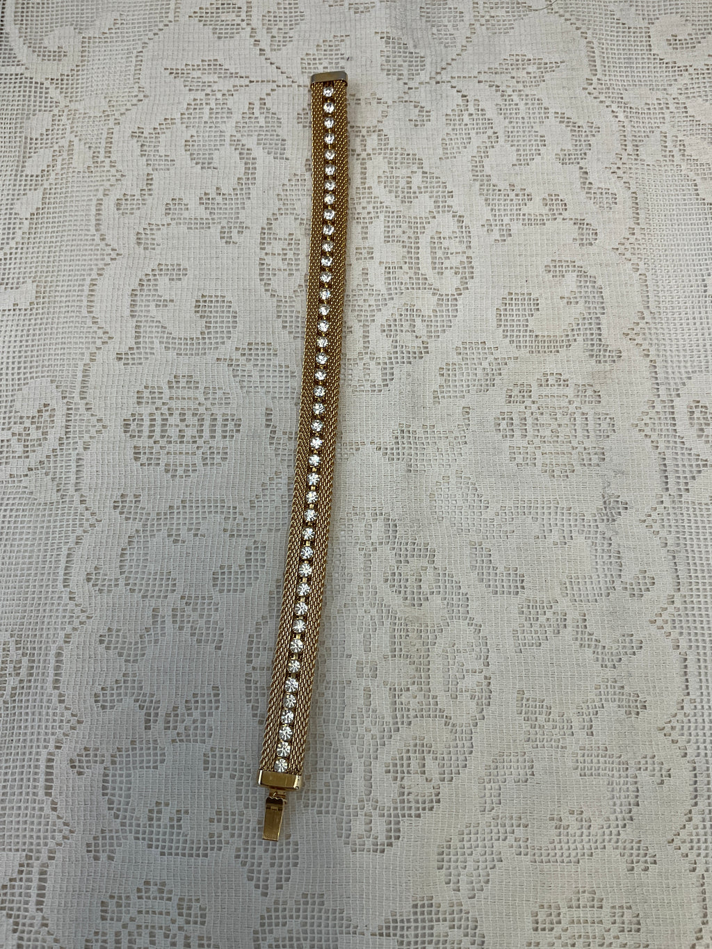 Gold mesh bracelet with Cz down the middle