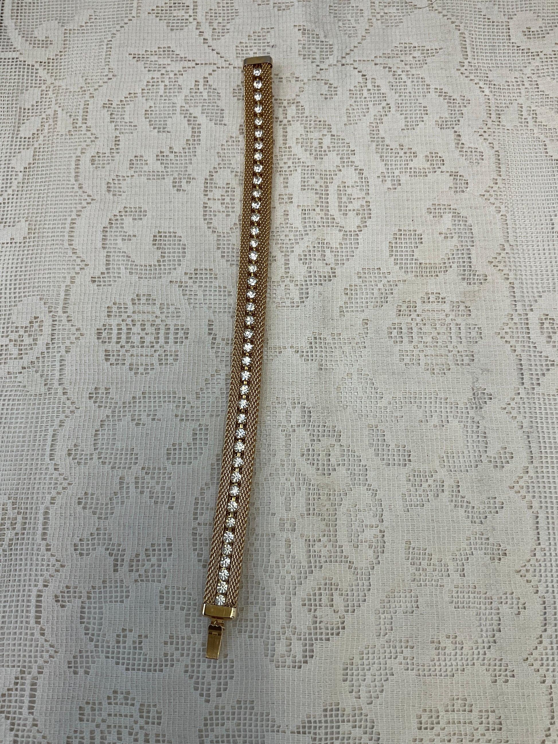 Gold mesh bracelet with Cz down the middle