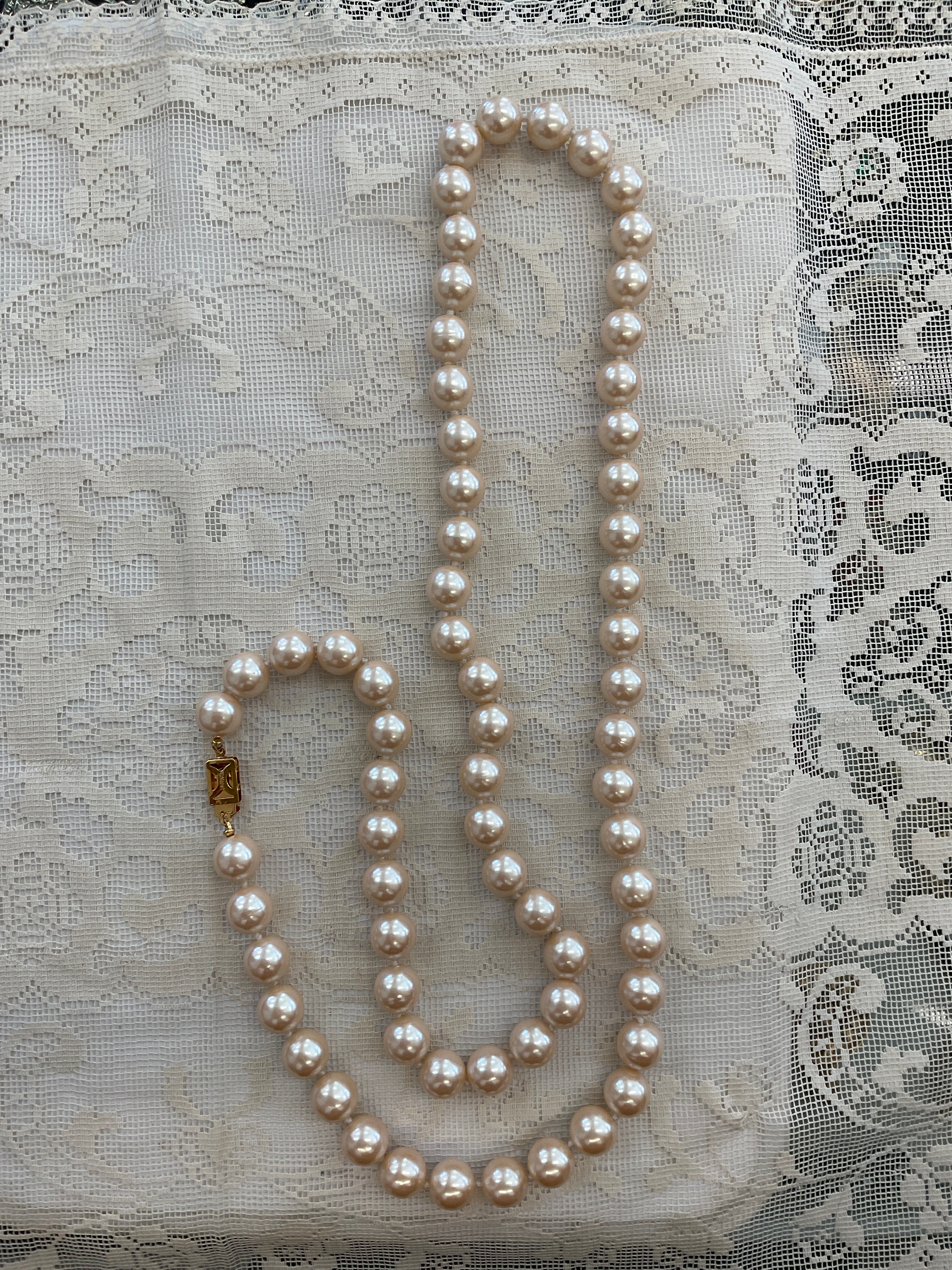 Vintage faux pearls 17 inch necklace