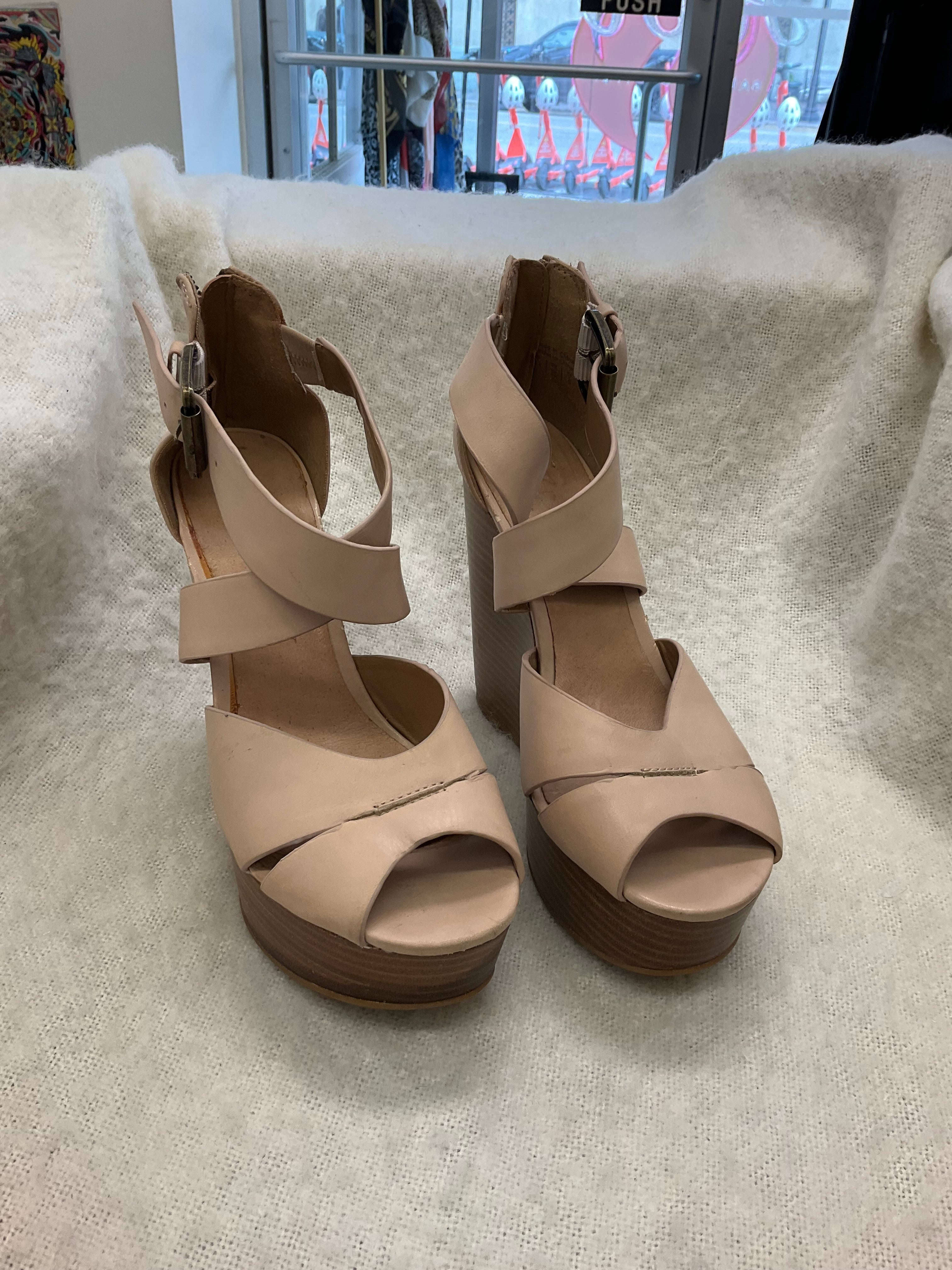 Aldo women’s wedge heel leather peep toe size 8.5