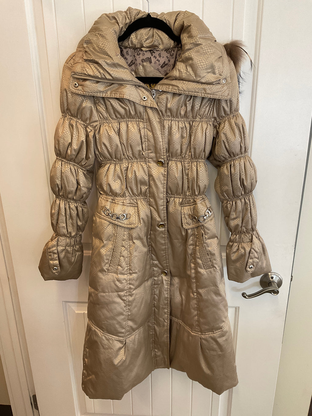Down filled puffer parka metallic gold