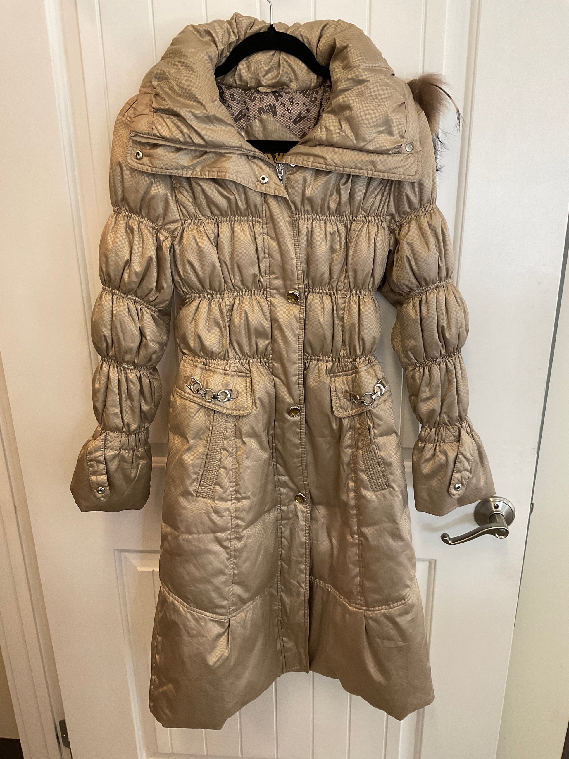 Down filled puffer parka metallic gold