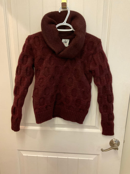 100% Wool sweater size small fits extra small