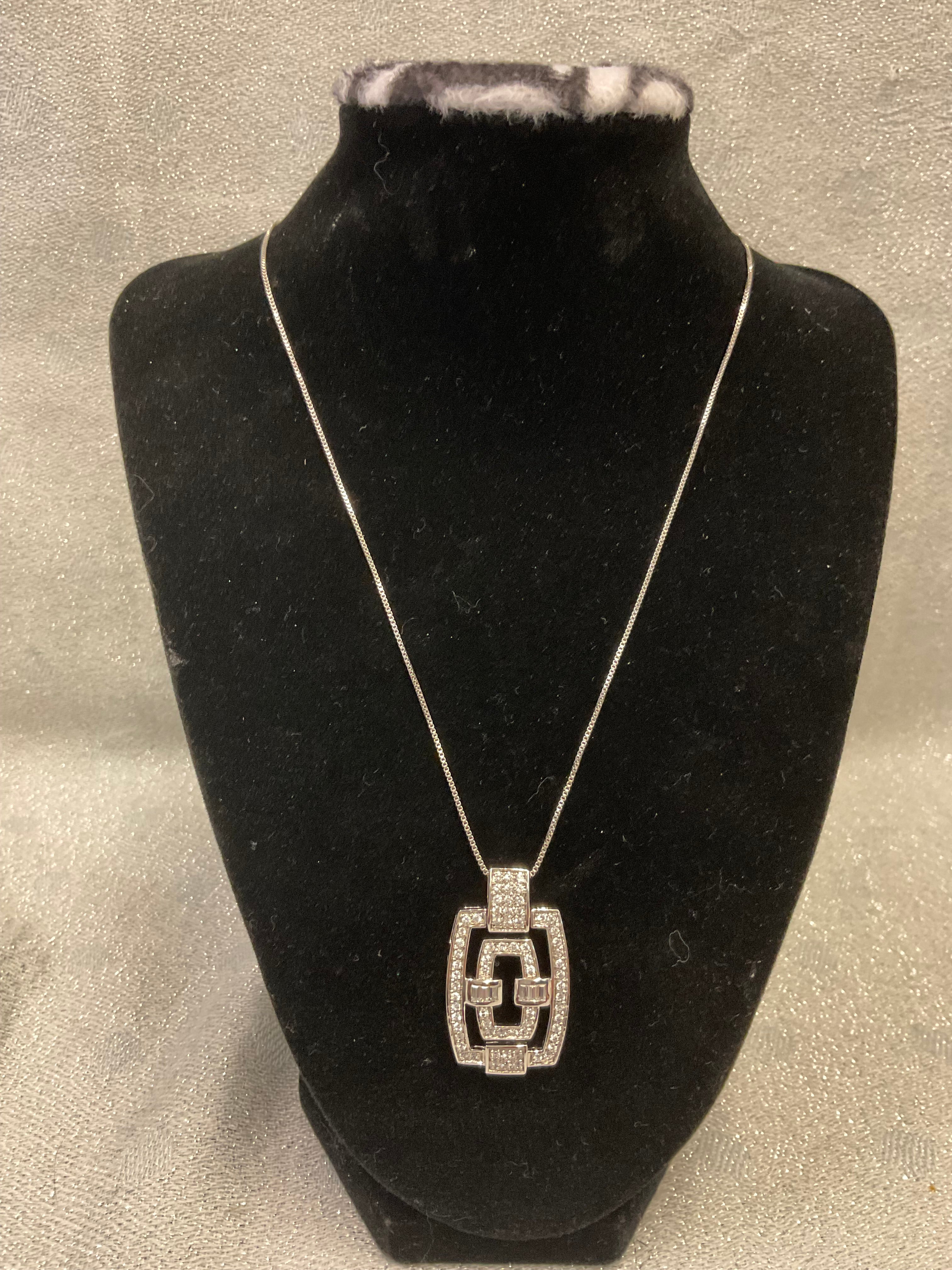 Silver necklace with pendant