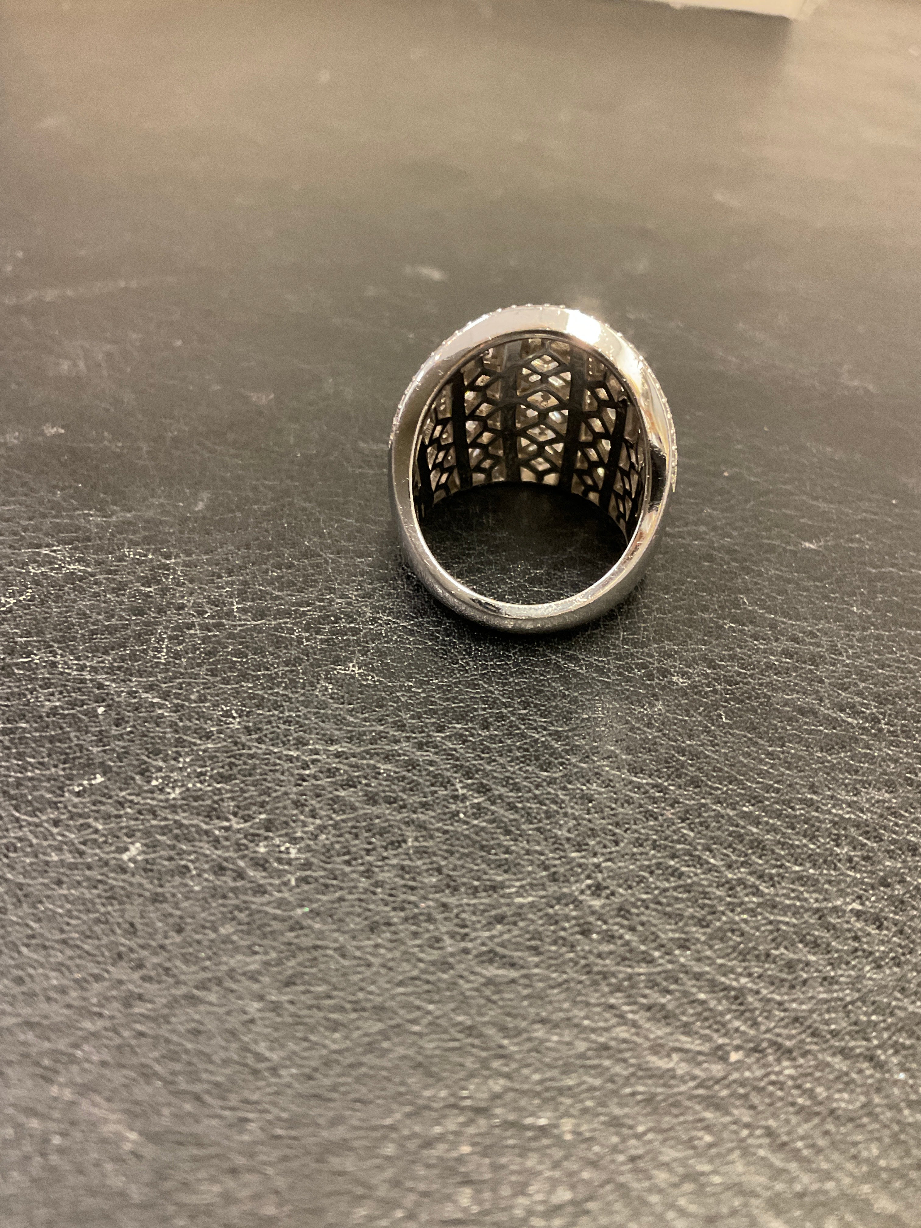 VINTAGE MARKED 925 "TYCOON" STERLING SILVER CIBIC ZIRCONIA COCKTAIL RING