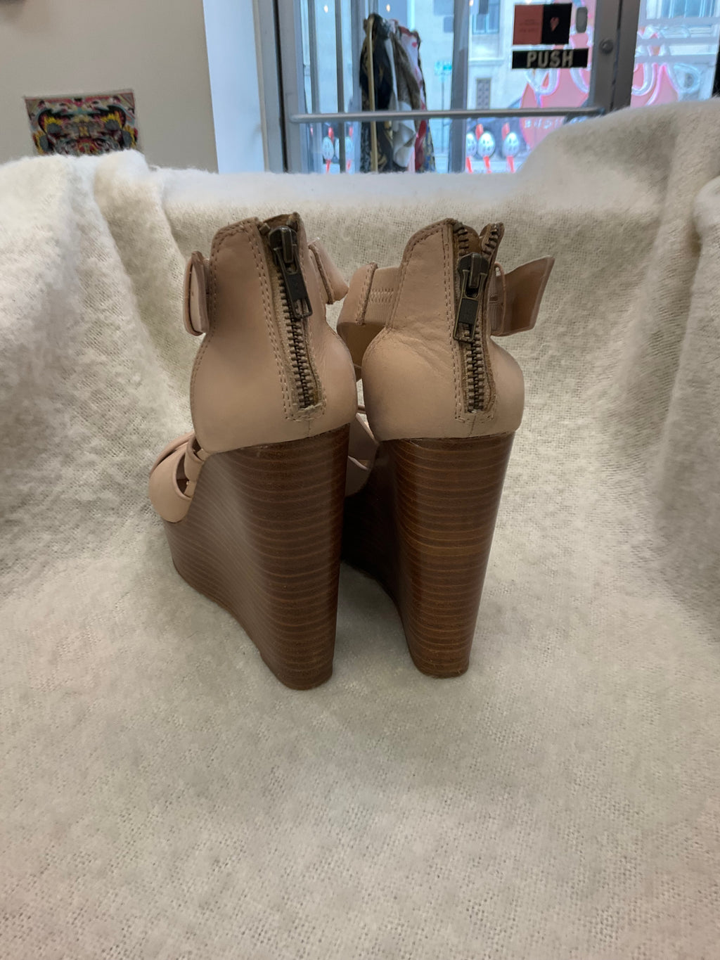 Aldo women’s wedge heel leather peep toe size 8.5