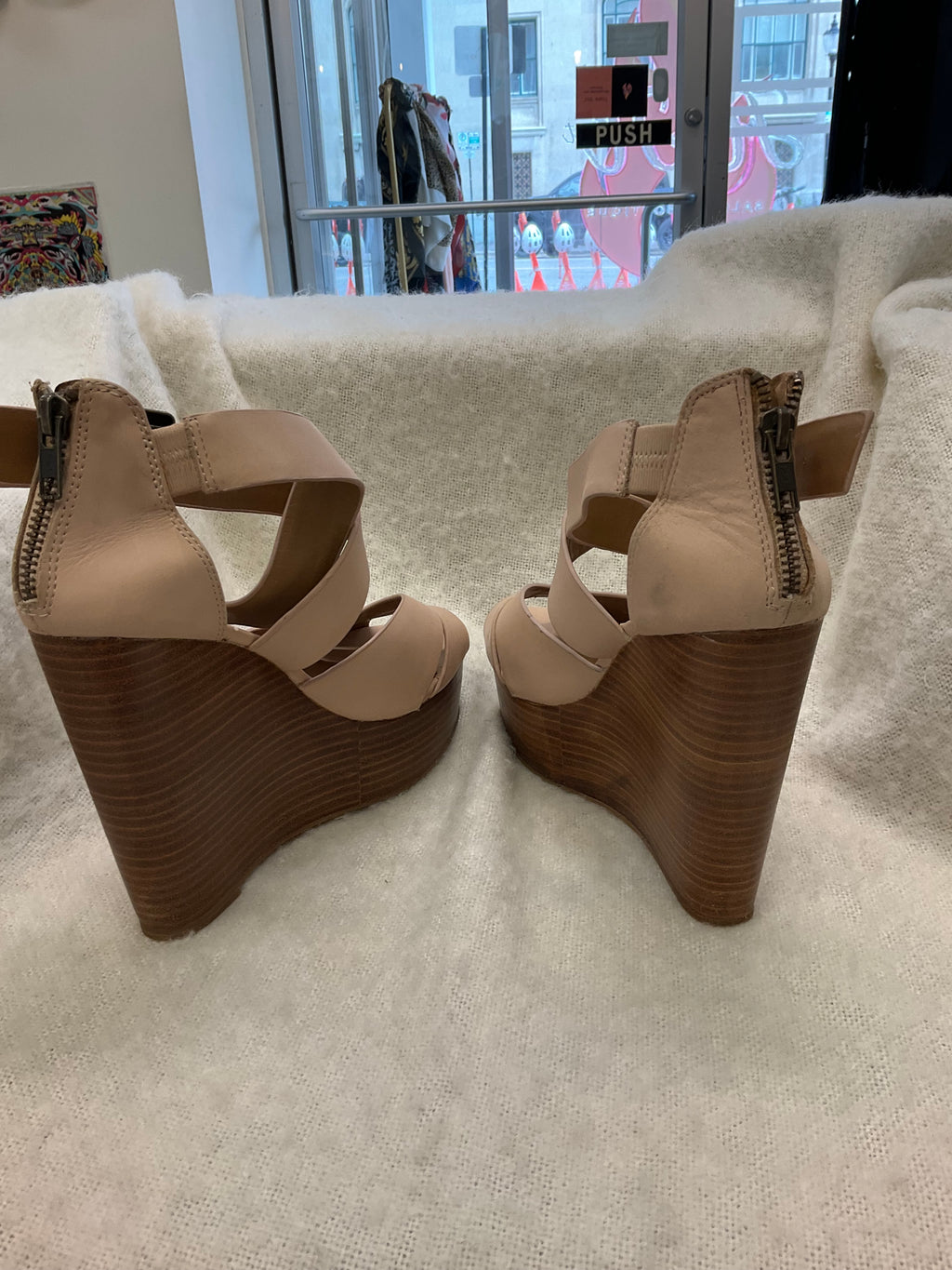 Aldo women’s wedge heel leather peep toe size 8.5