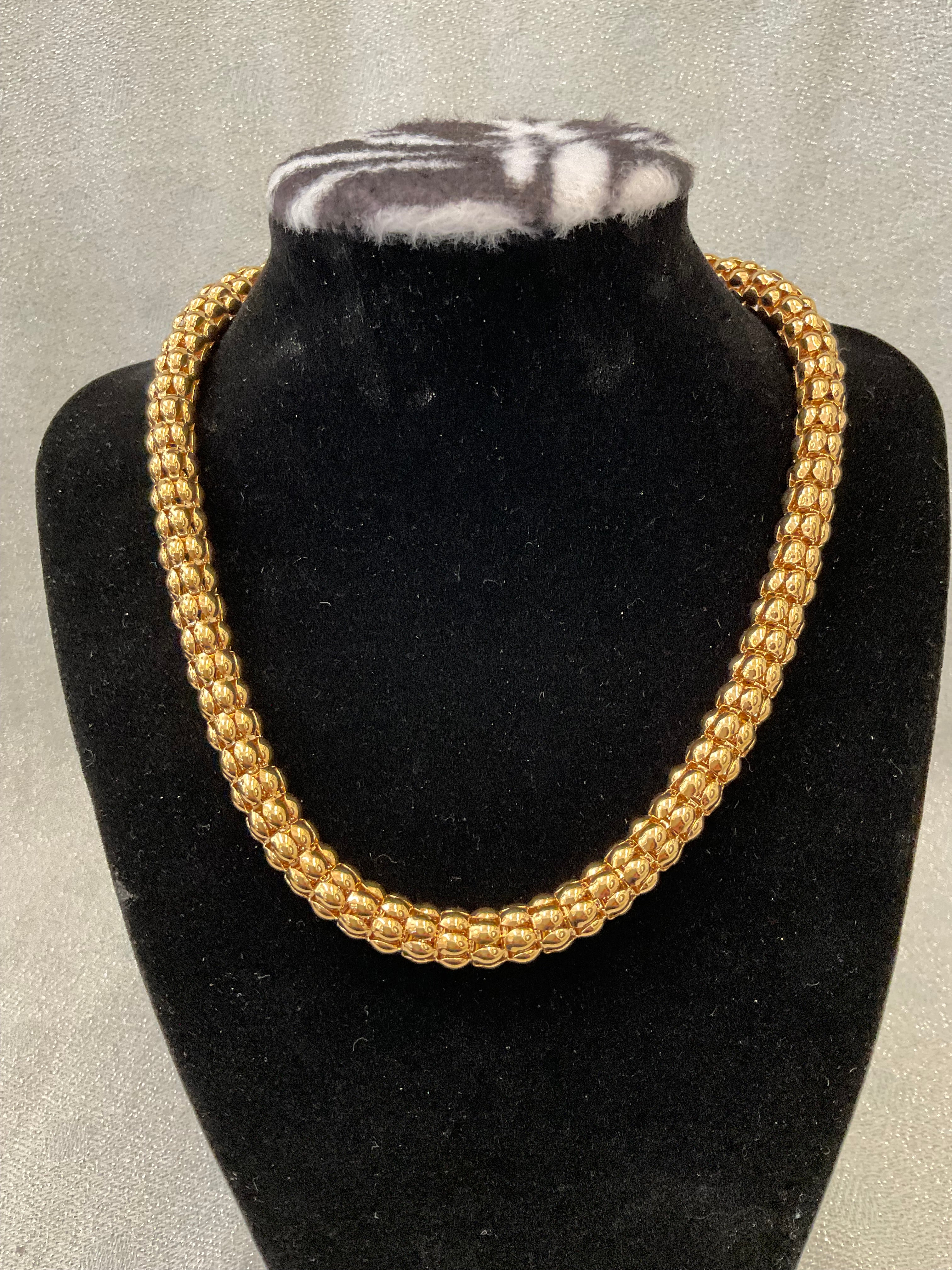 Gold necklace choker