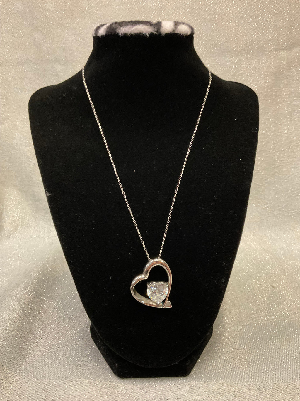 Silver chain heart pendant necklace