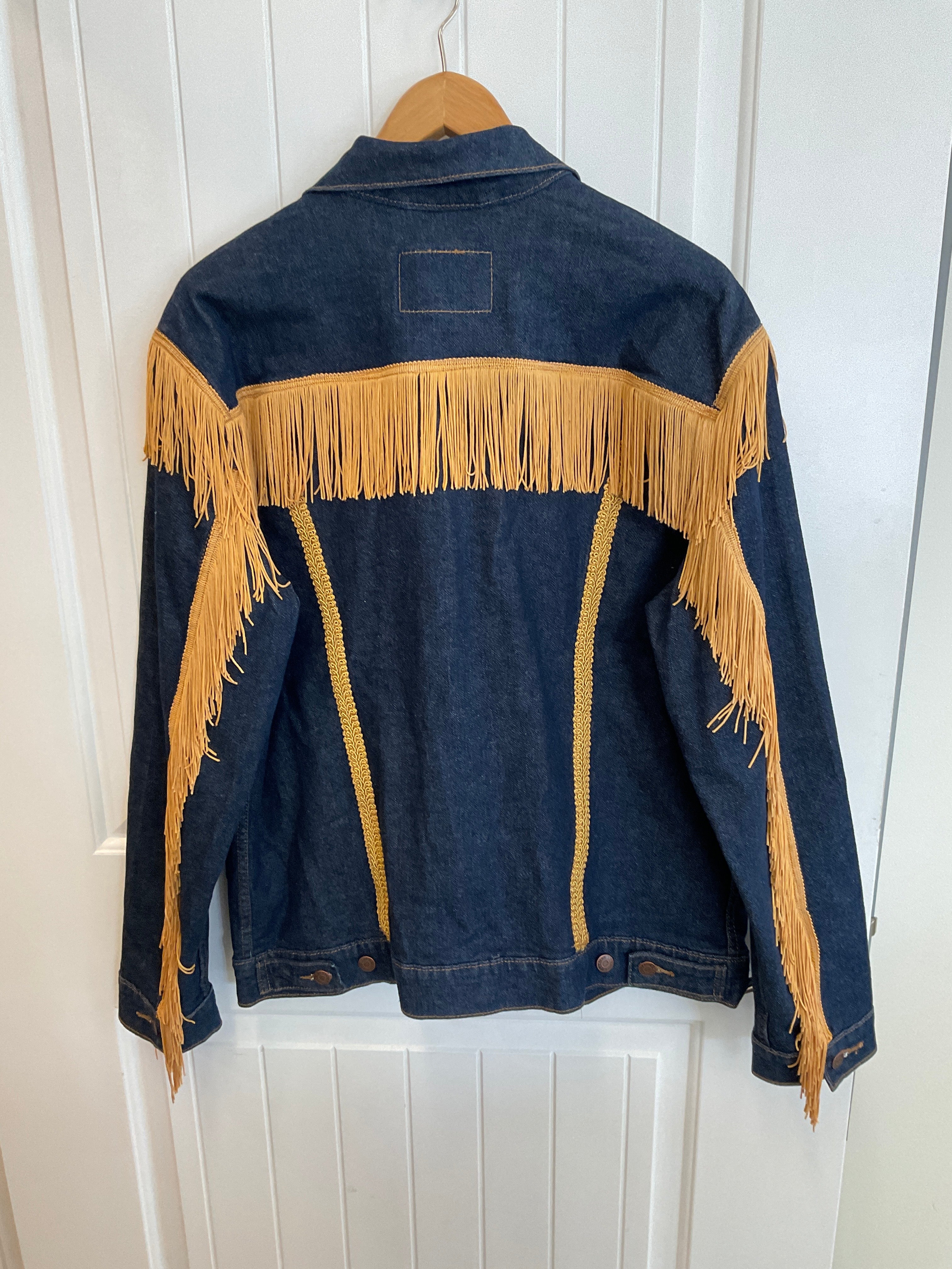Levi’s Jean jacket sz large with gold details
