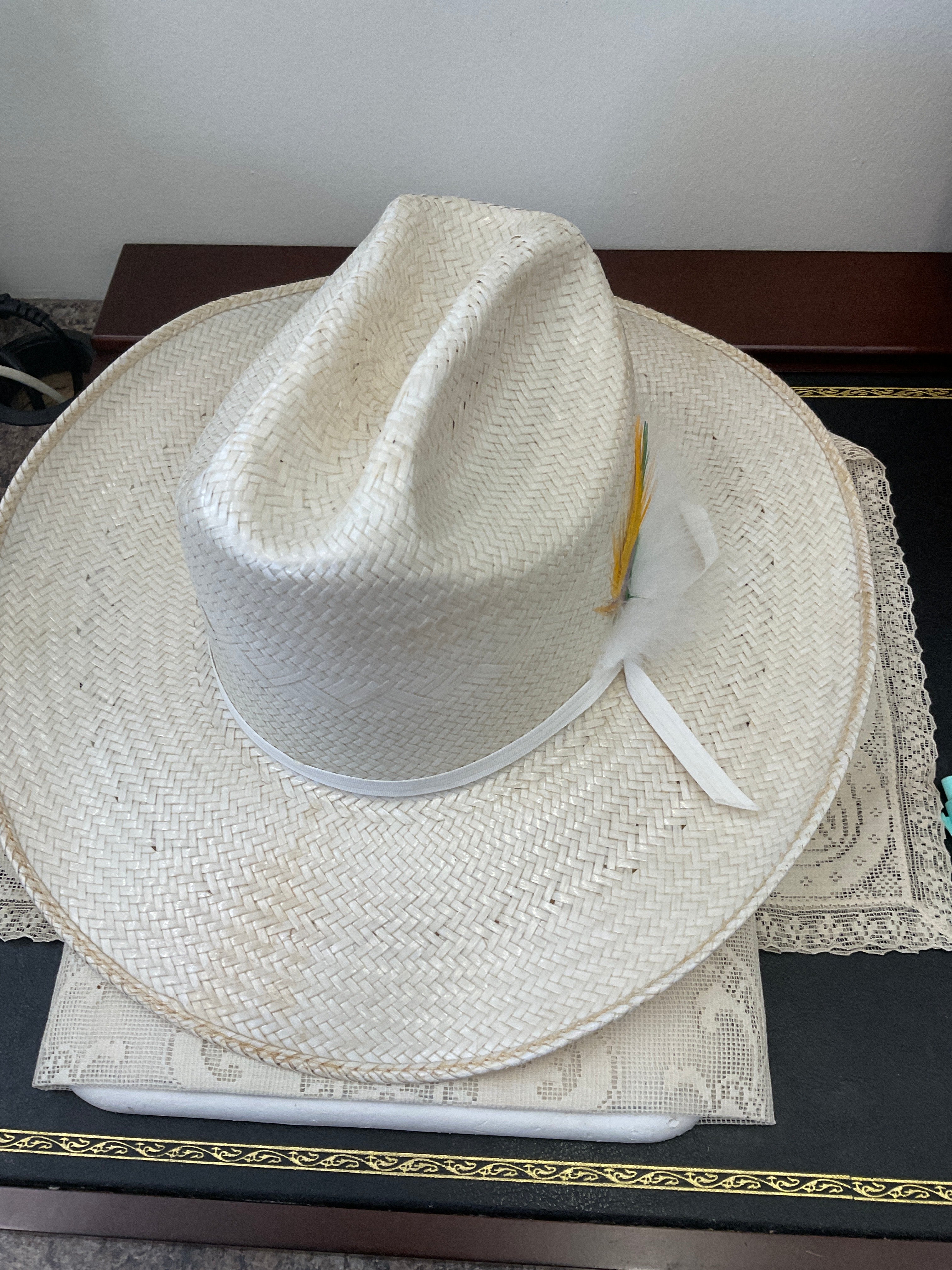 White cowboy hat size small feather detail