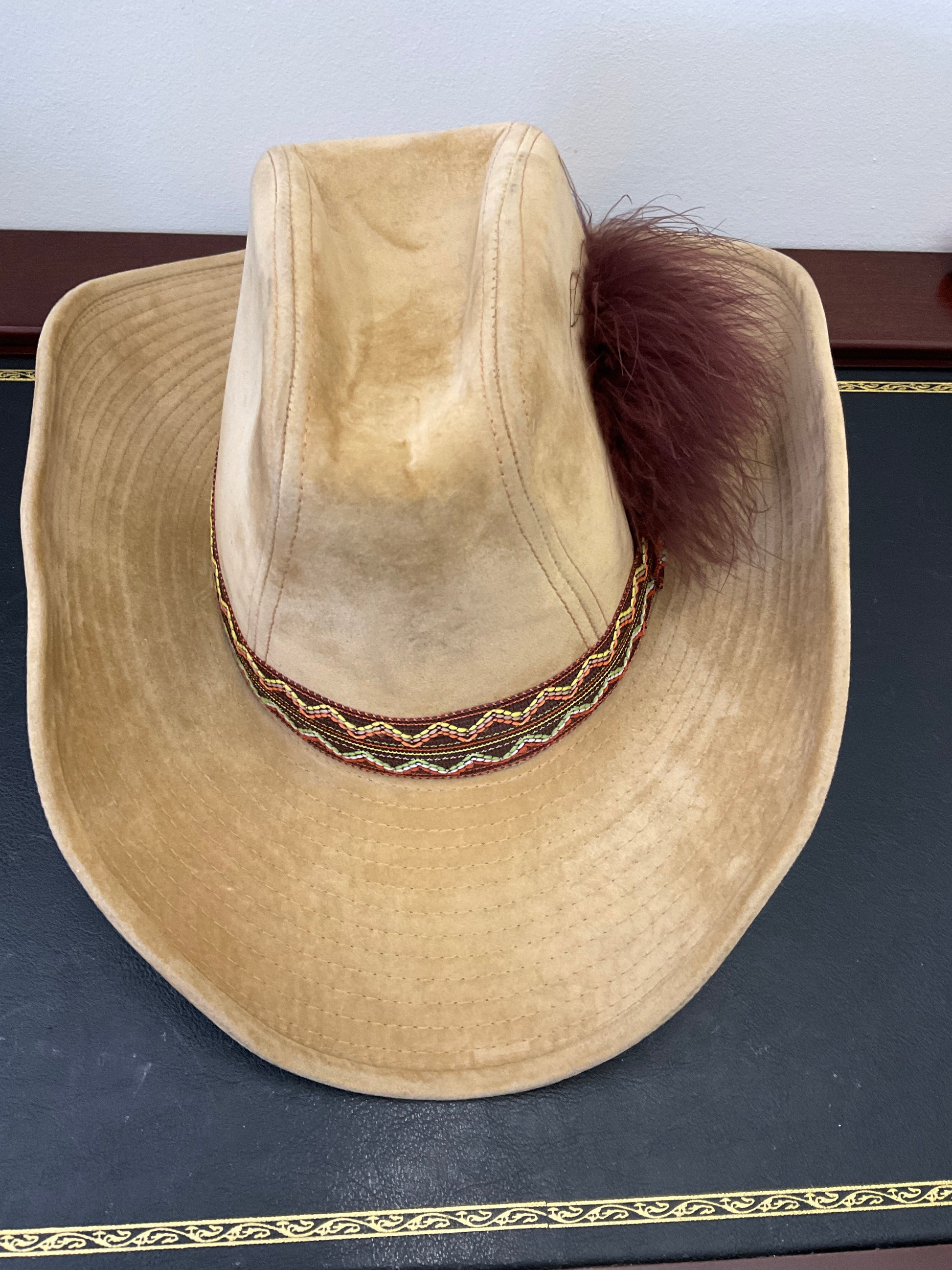 Camel suede cowboy hat size small