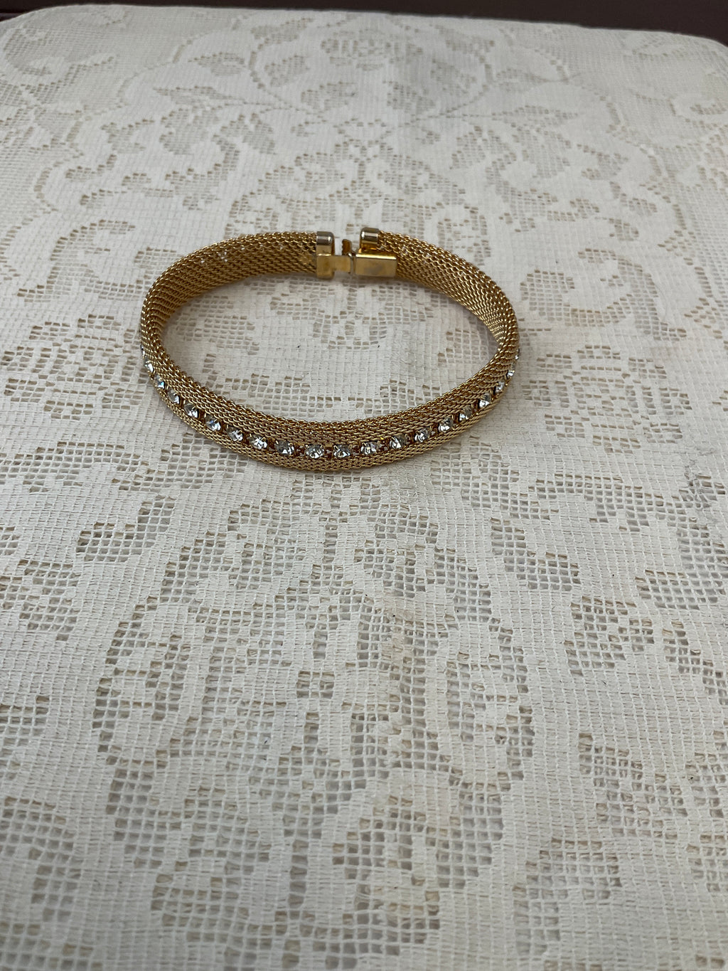 Gold mesh bracelet with Cz down the middle