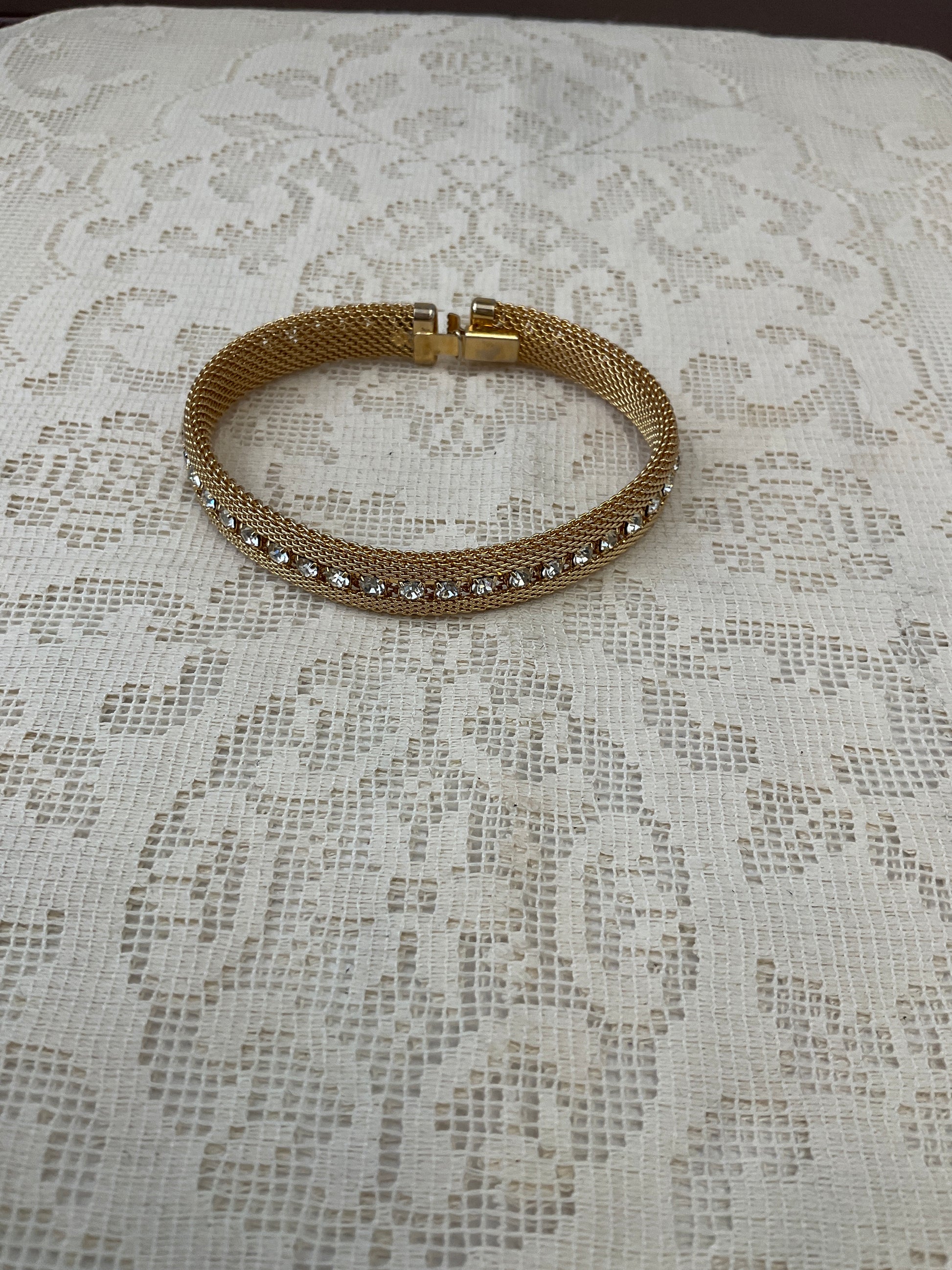 Gold mesh bracelet with Cz down the middle