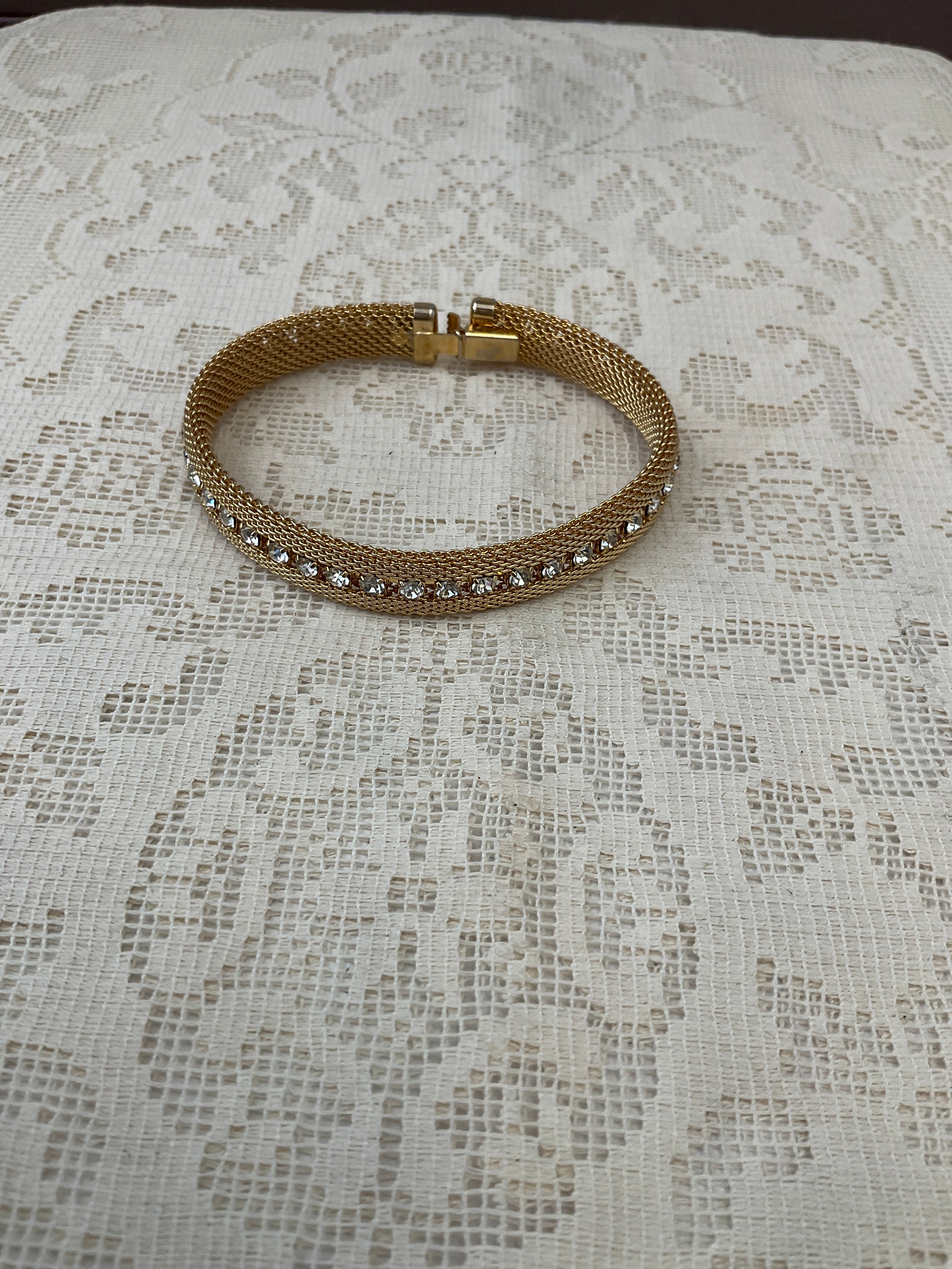 Gold mesh bracelet with Cz down the middle