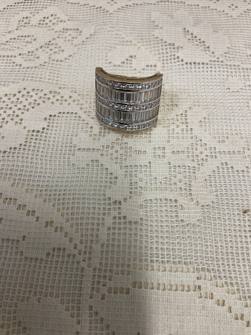 Size 6.5 14k gold with diamond baguettes in white gold setting 9.93 grams
