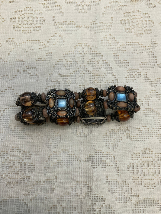 Antique looking stretchy bracelet
