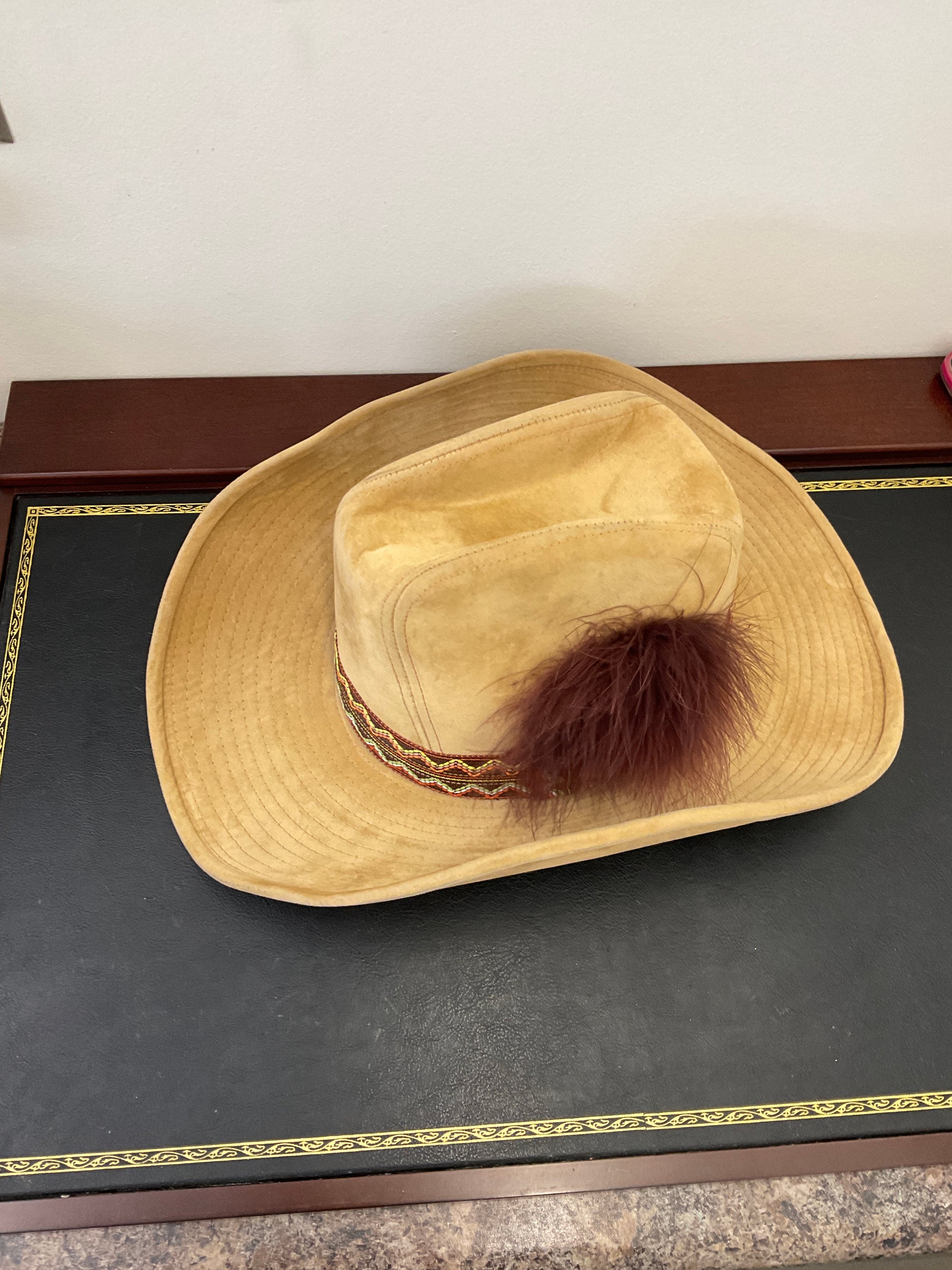 Camel suede cowboy hat size small