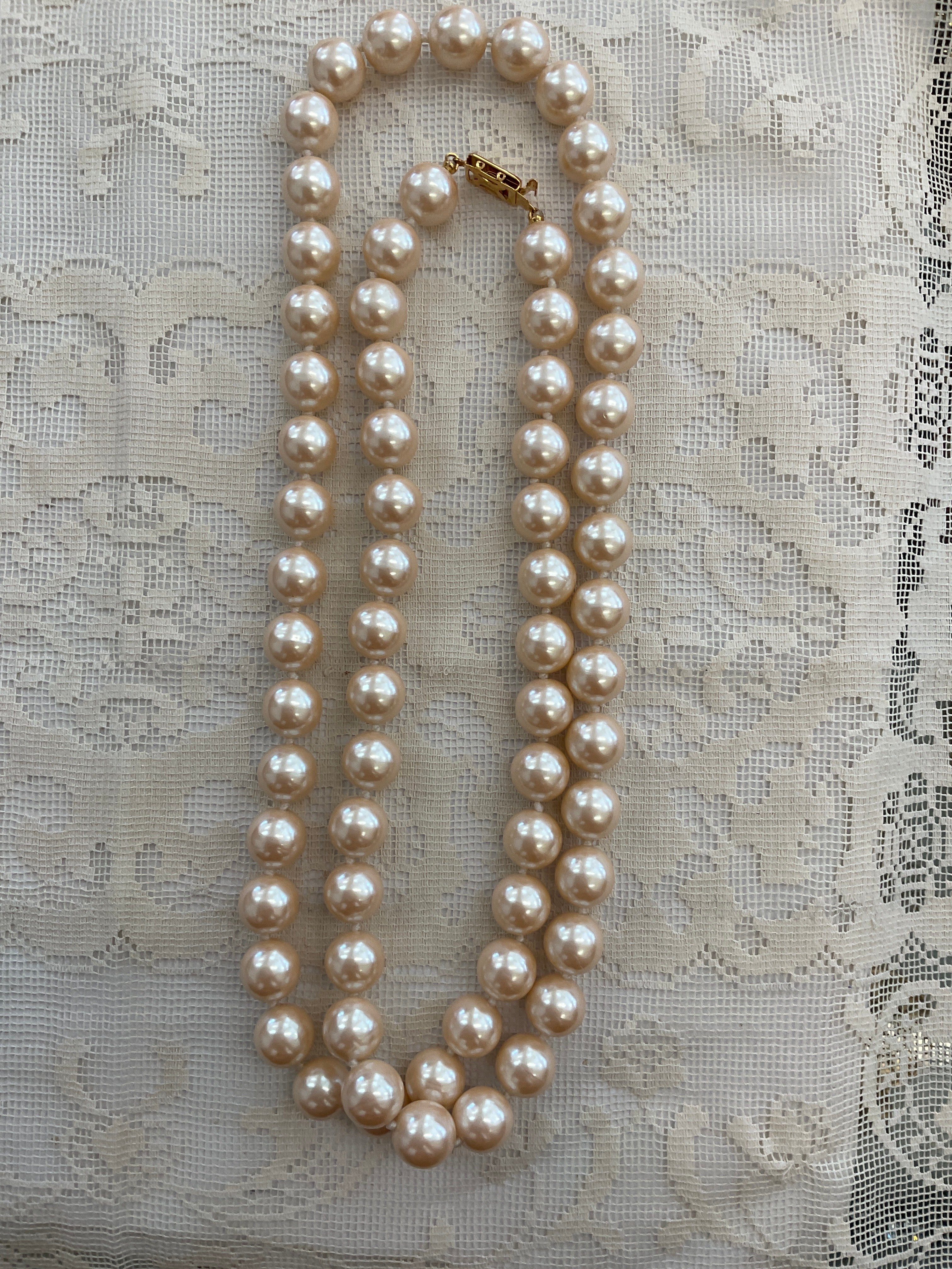 Vintage faux pearls 17 inch necklace