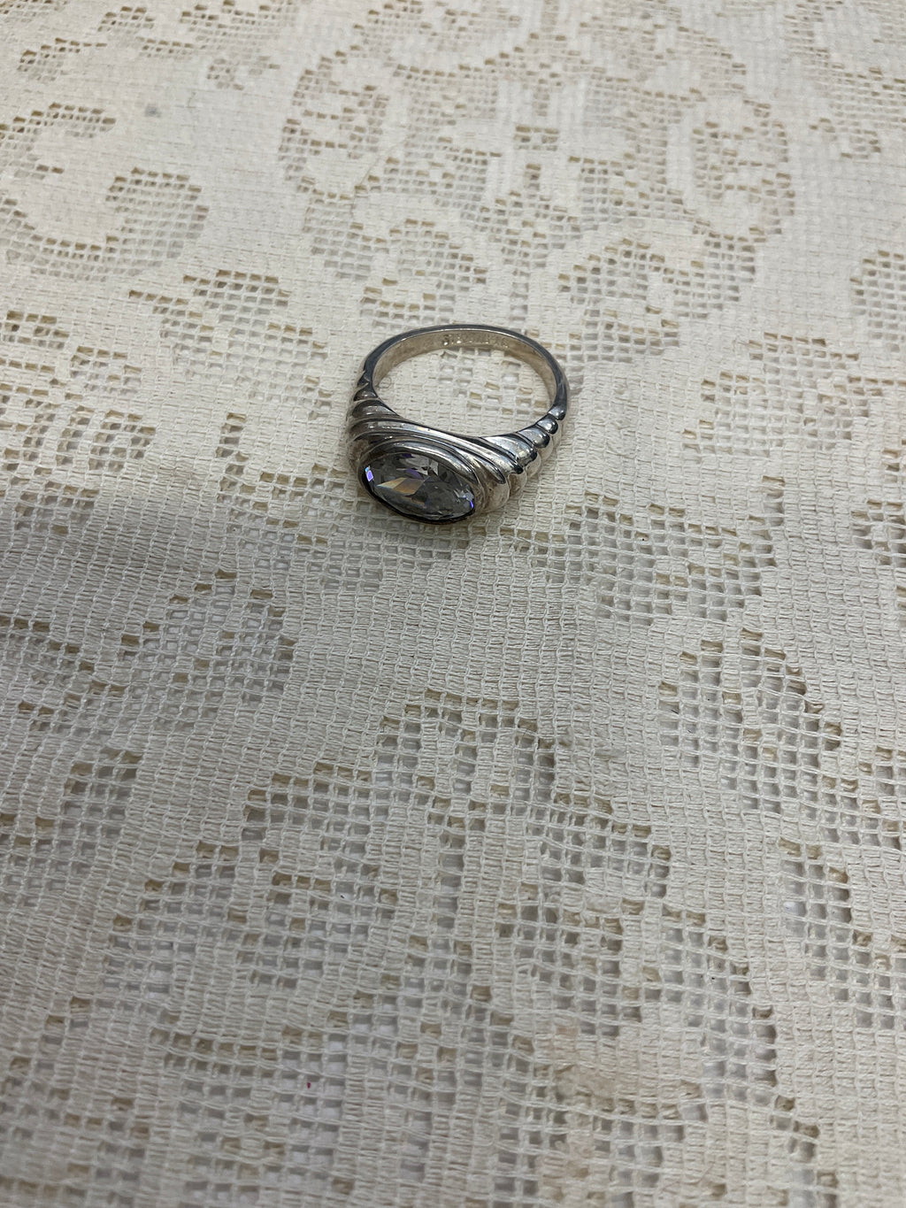 Sterling silver ring Cz in bezel