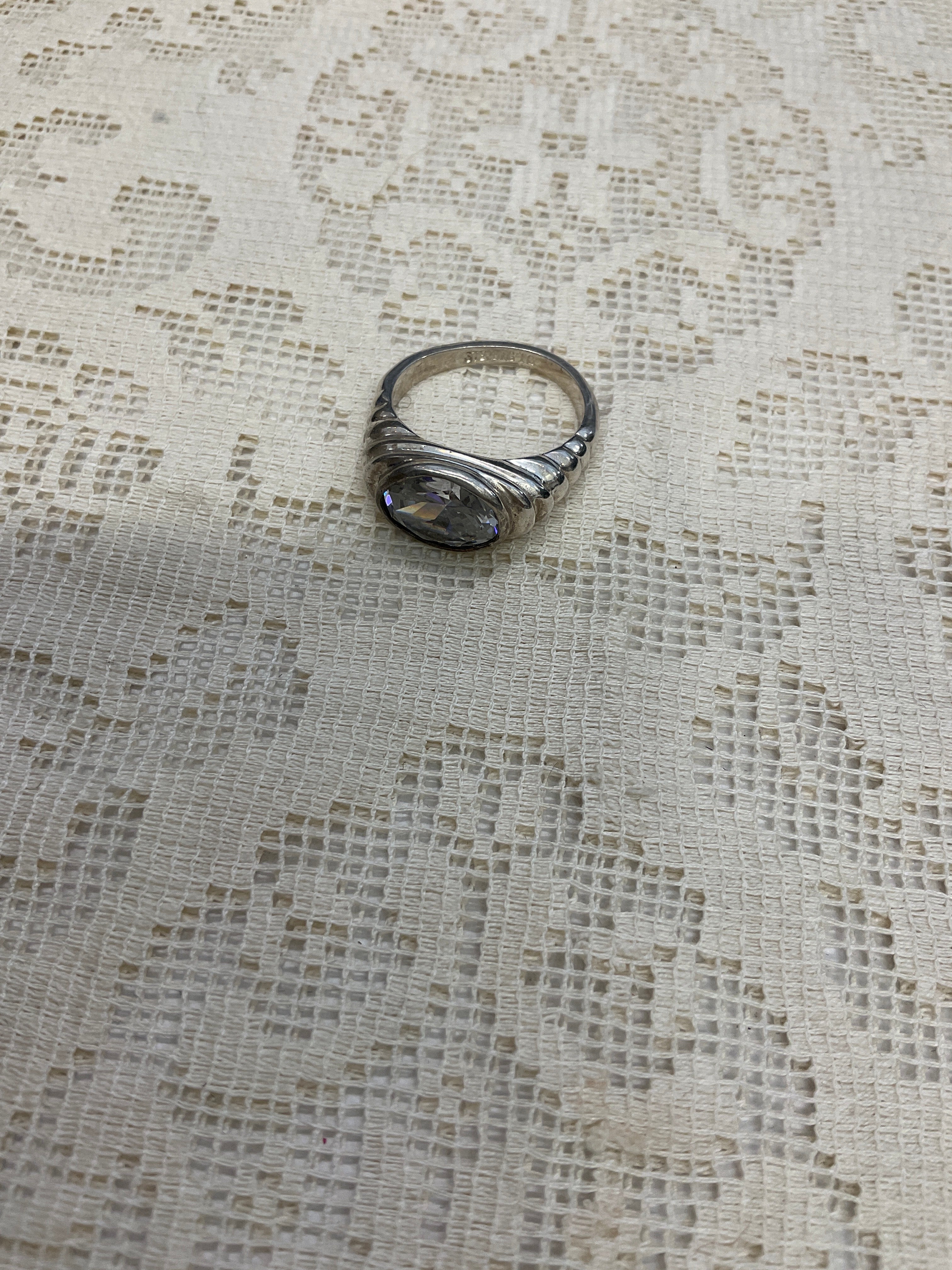 Sterling silver ring Cz in bezel