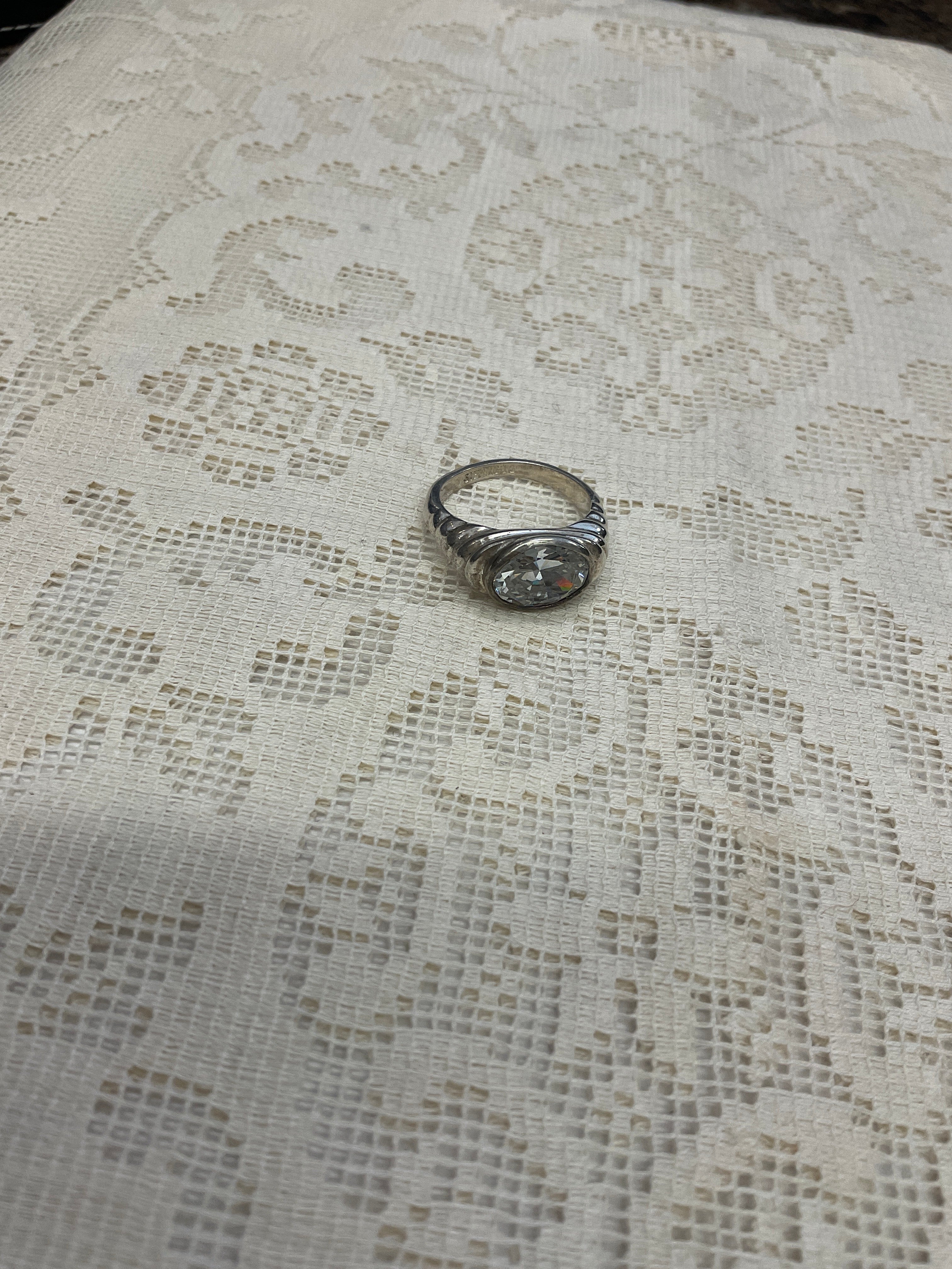Sterling silver ring Cz in bezel