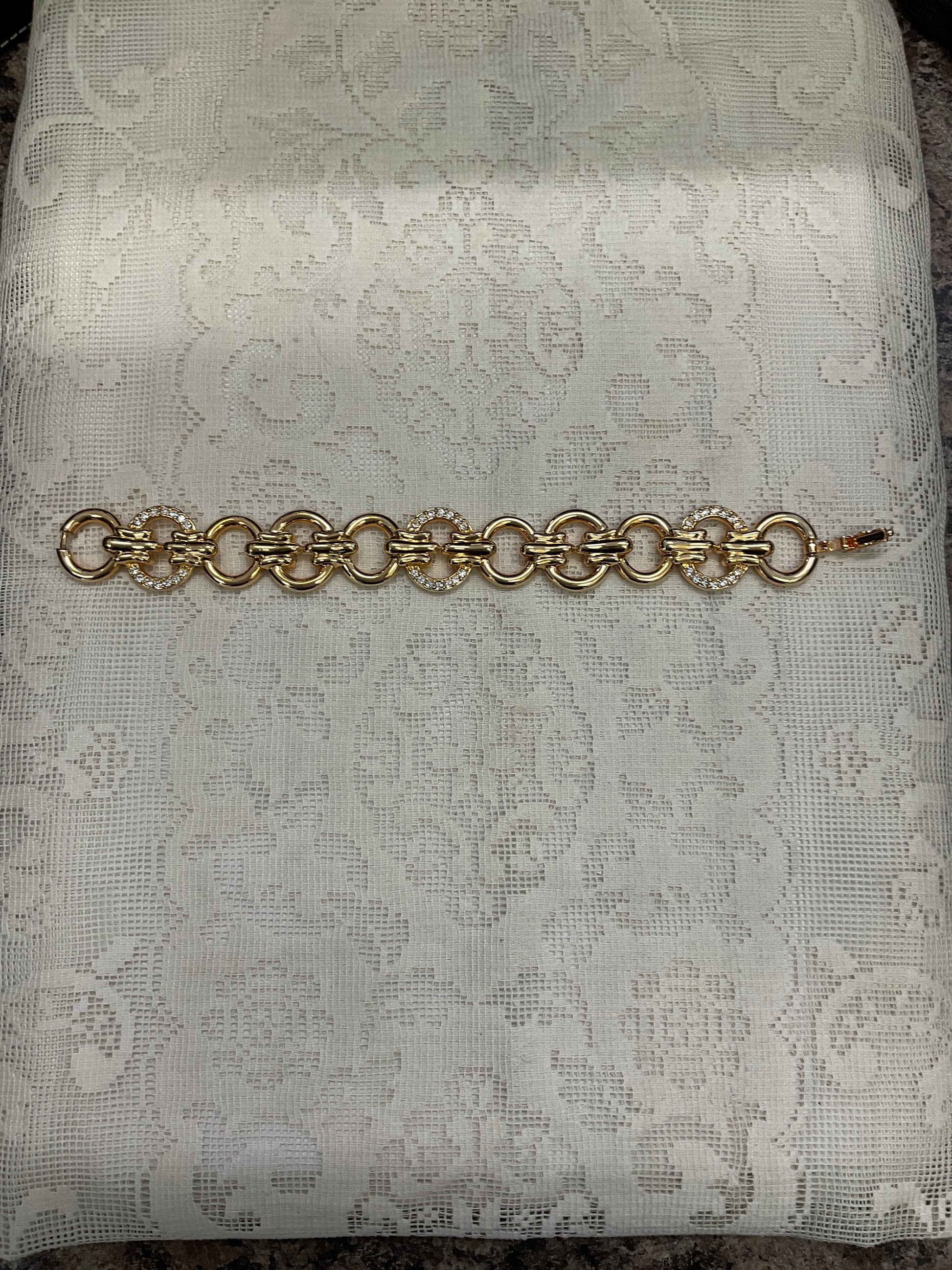 Cz circular gold bracelet