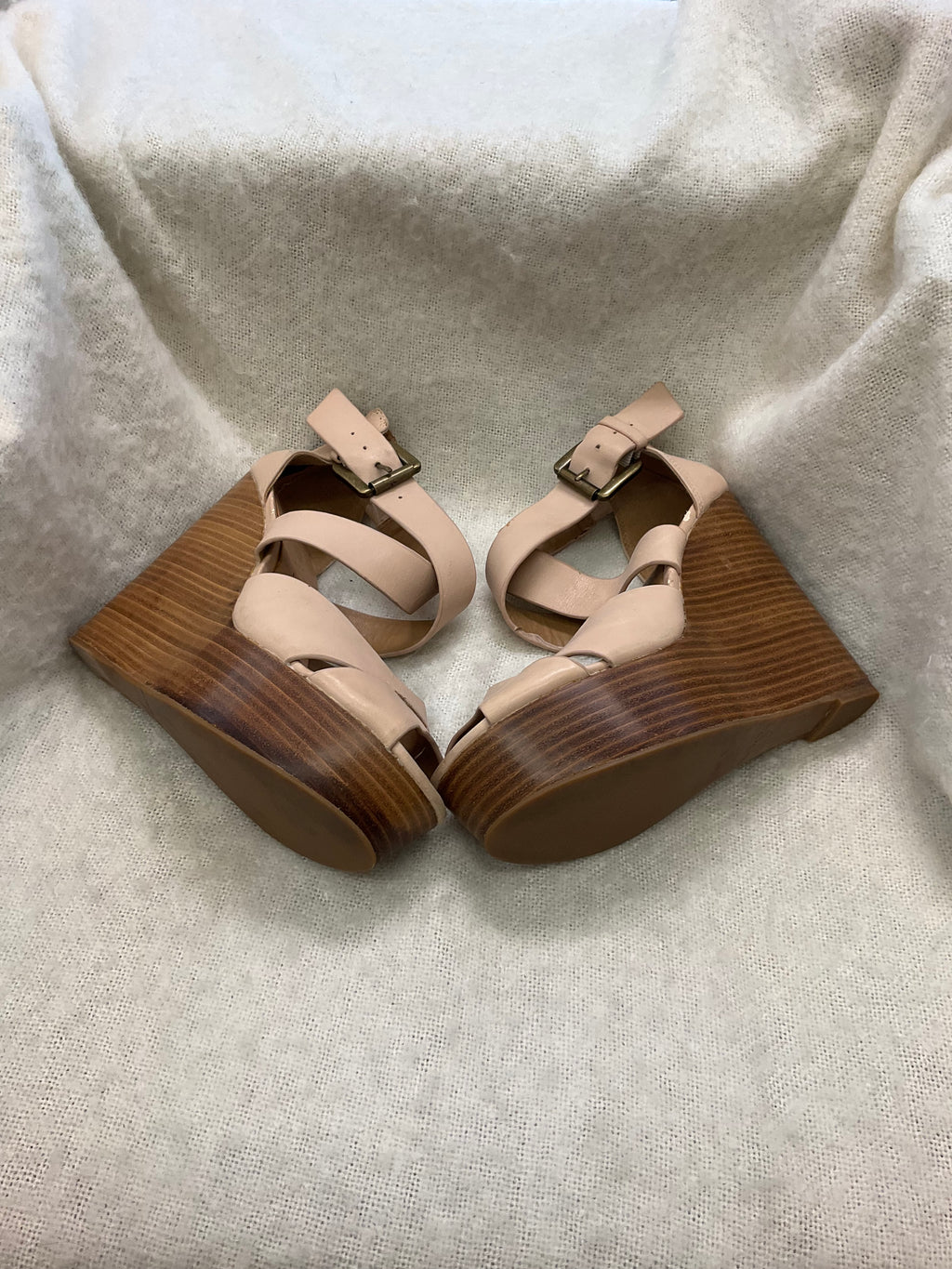 Aldo women’s wedge heel leather peep toe size 8.5