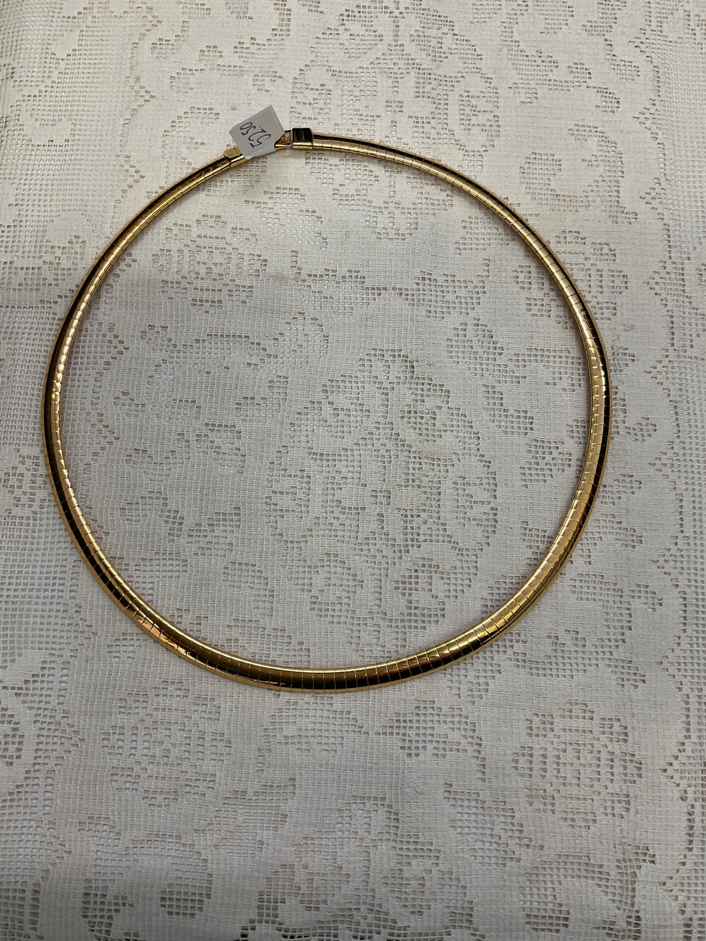 Gold choker