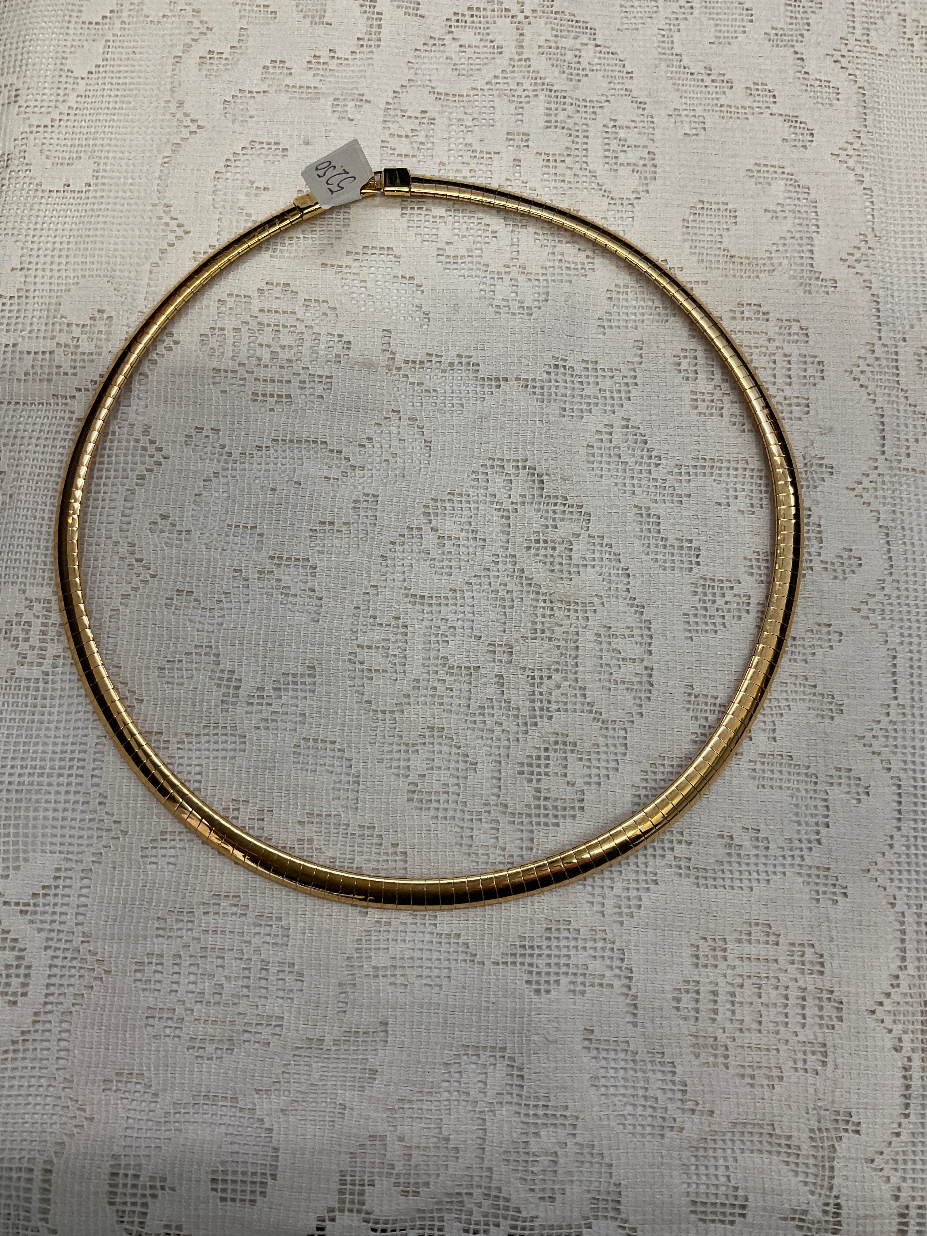 Gold choker