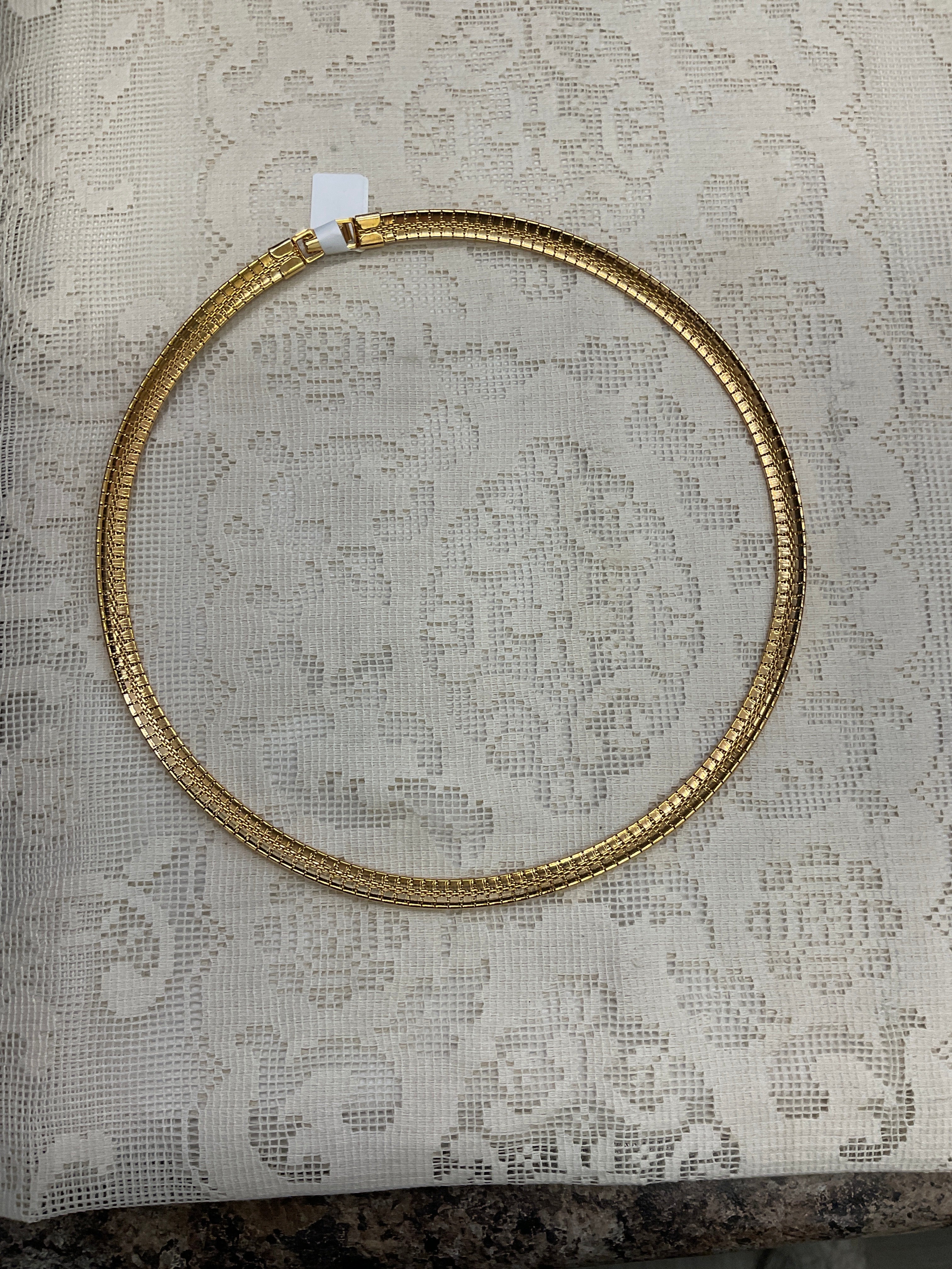 Gold choker
