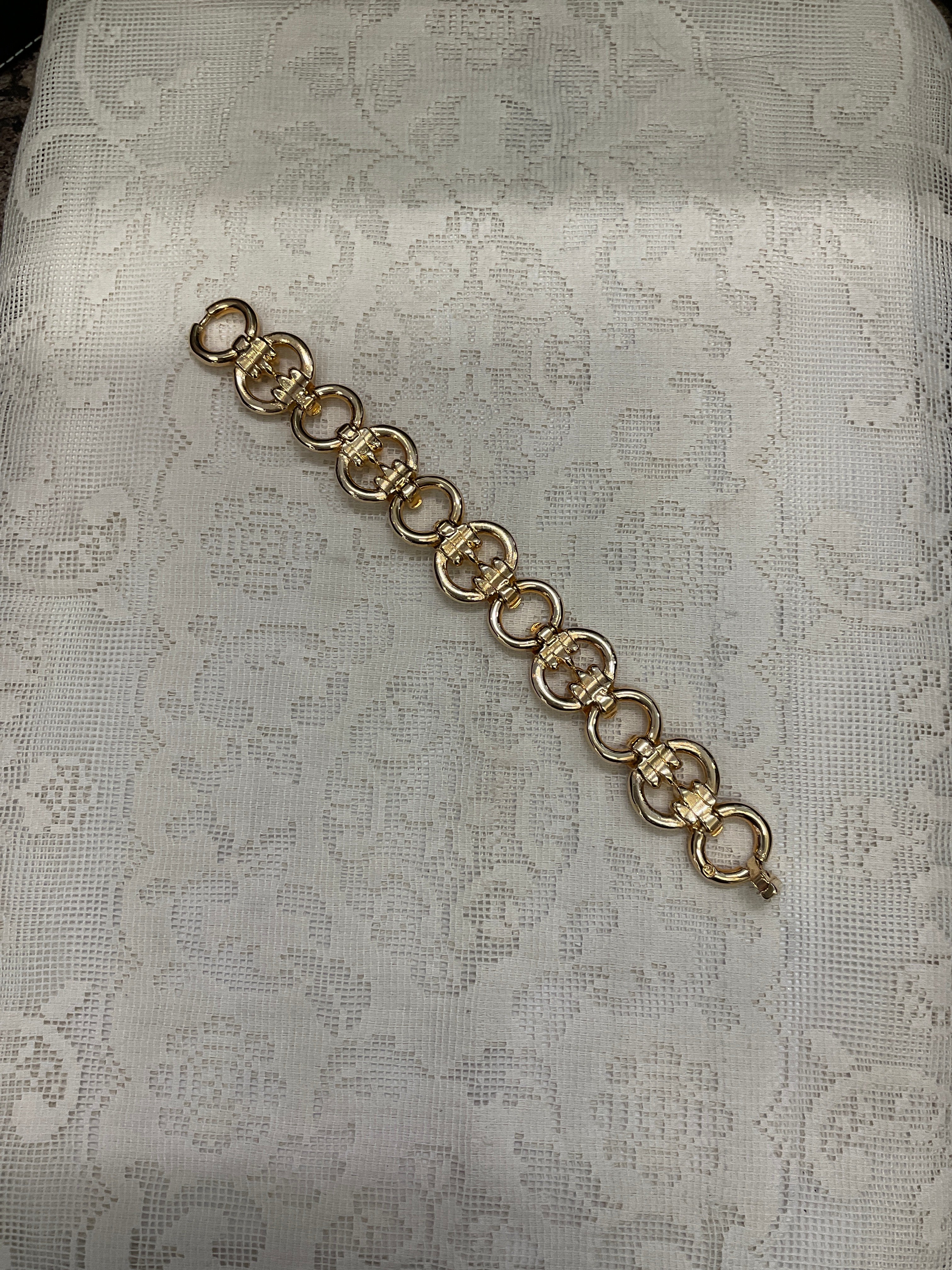 Cz circular gold bracelet