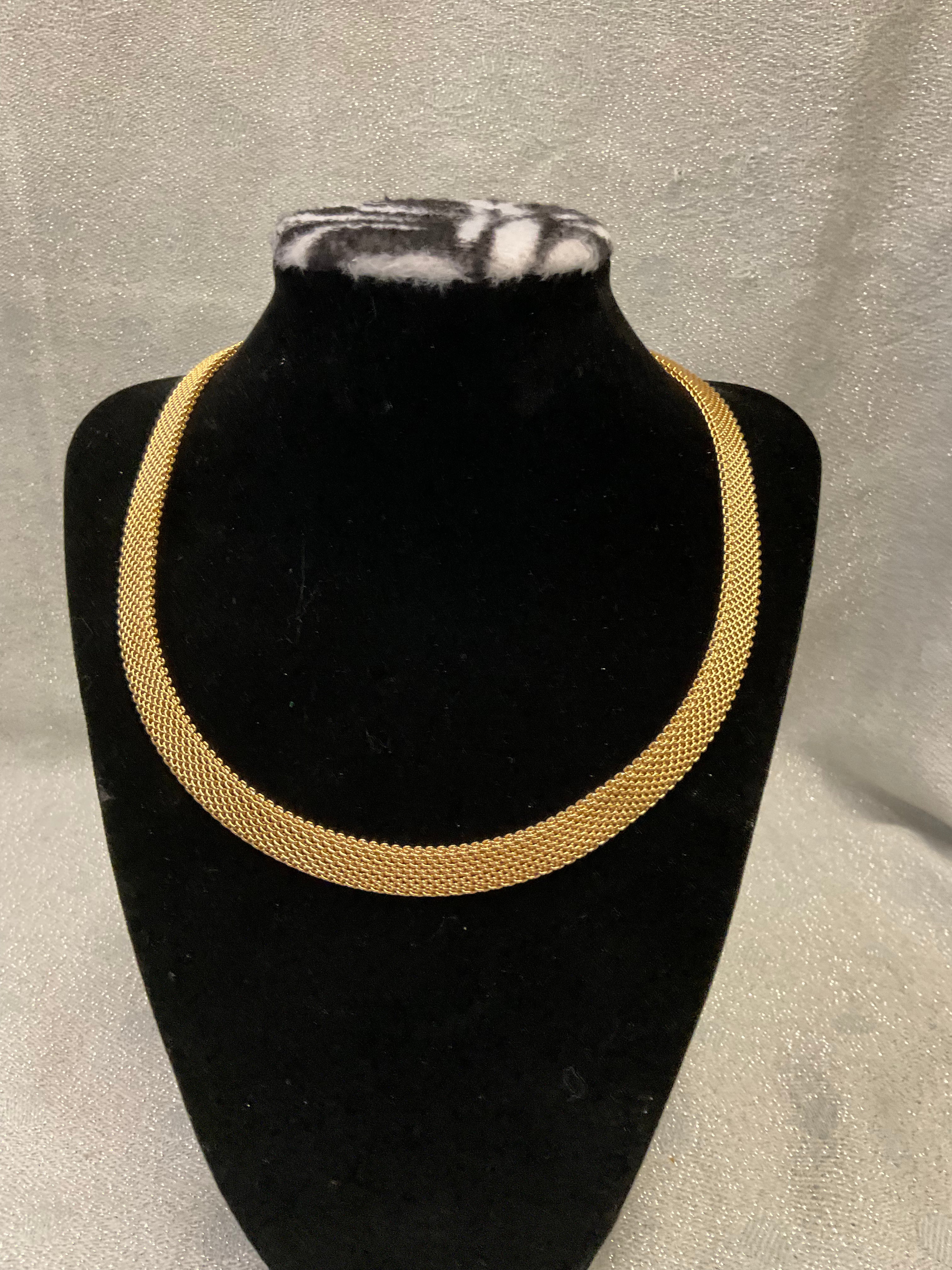 Gold mesh-like necklace