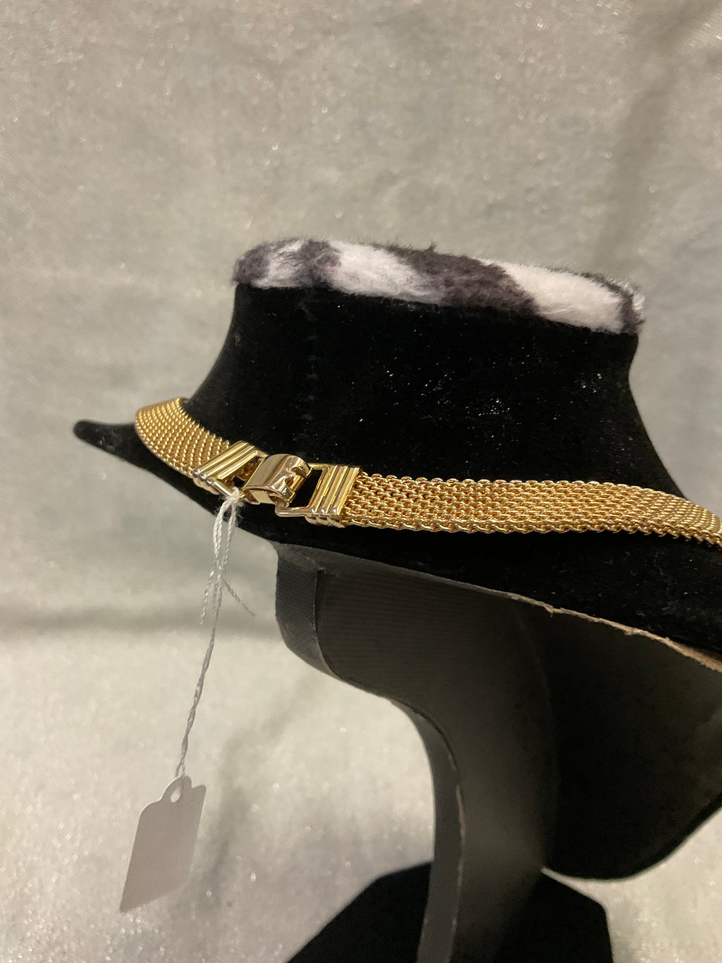 Gold mesh-like necklace