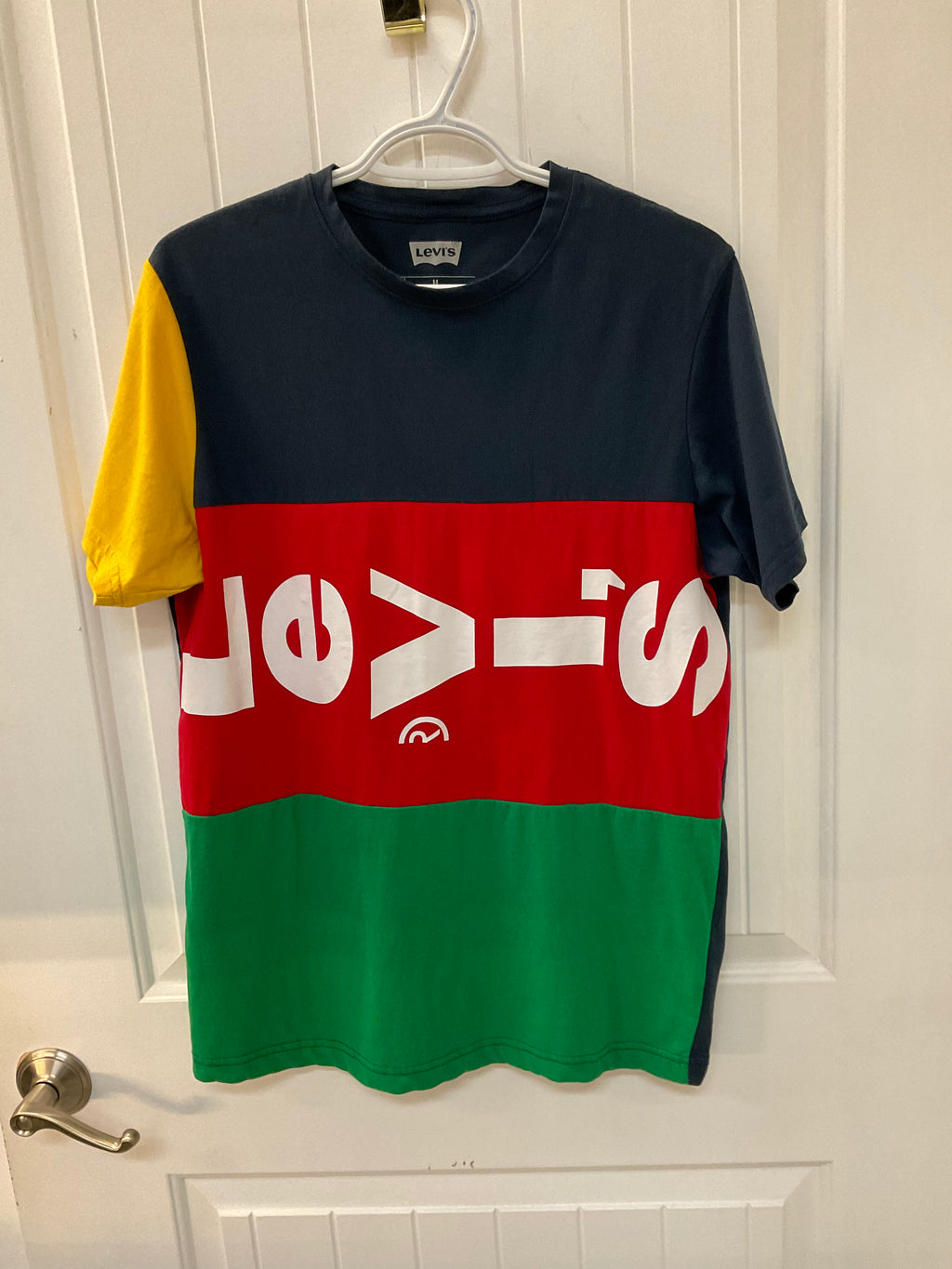 Levi’s colour block shirt size Medium