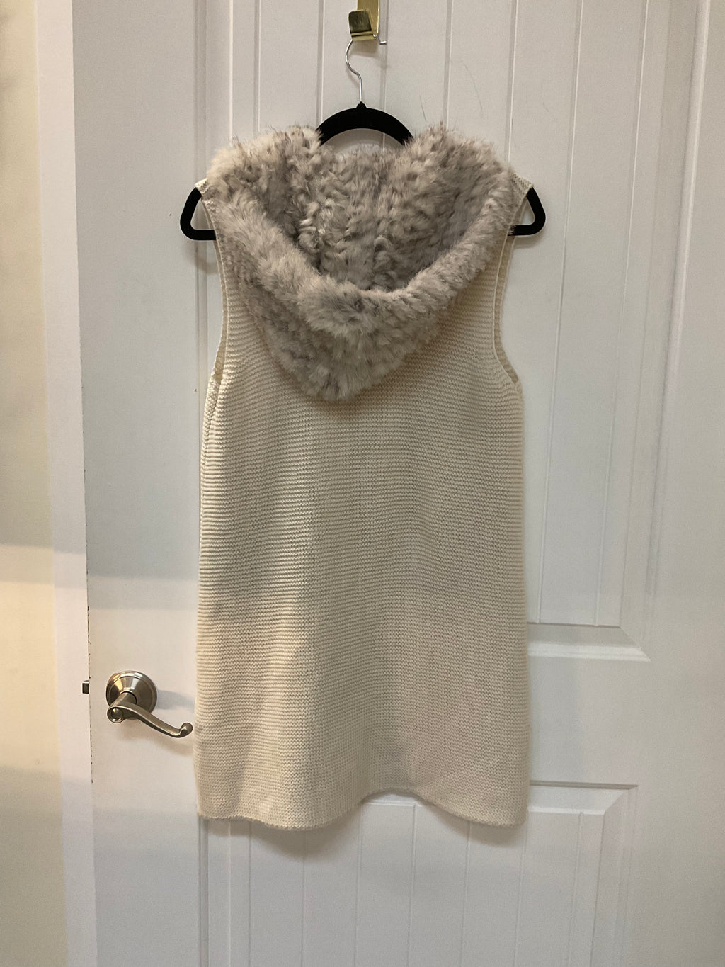 White Rudsack Sleeveless Sweater