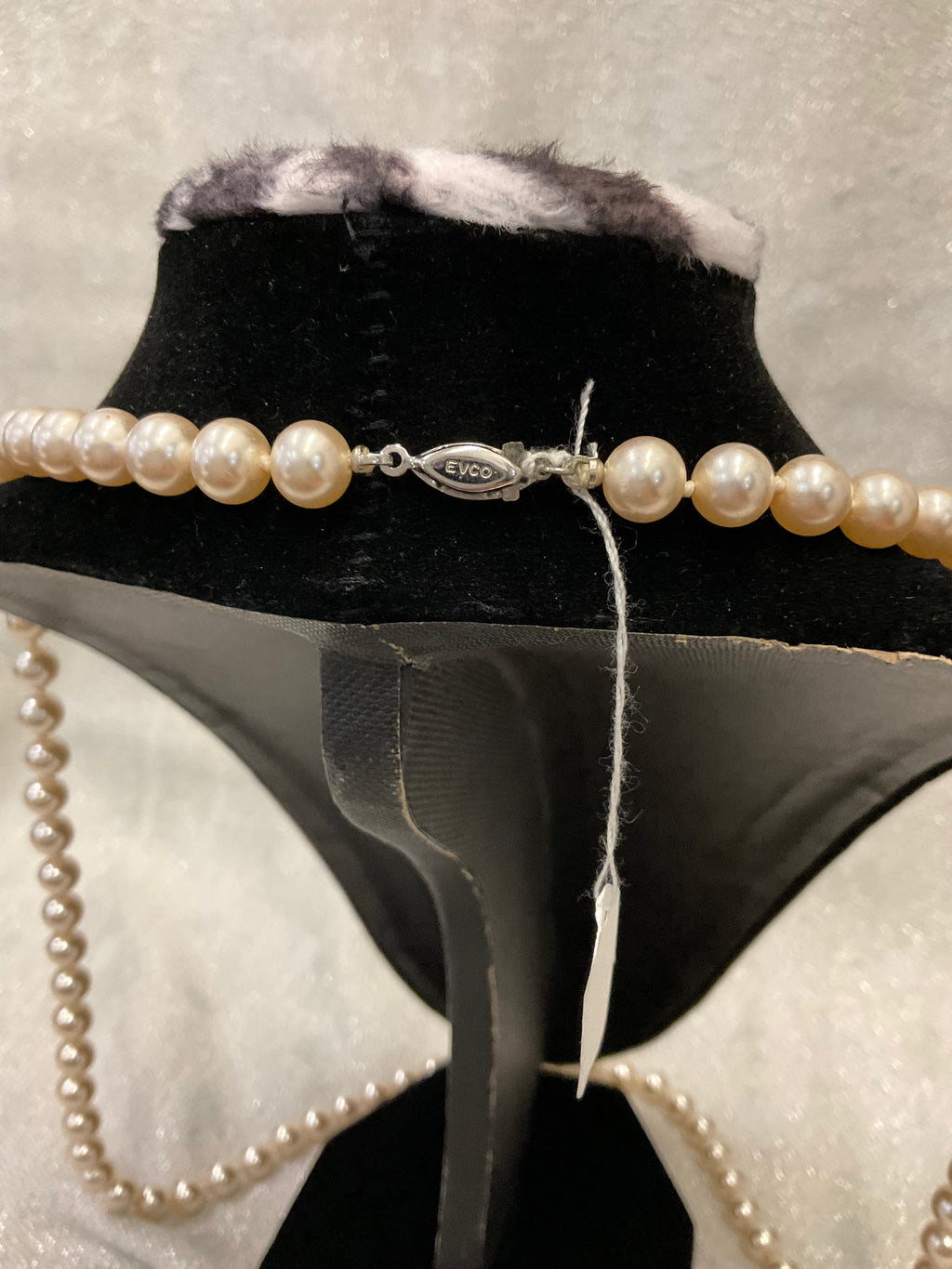 EVCO pearl necklace