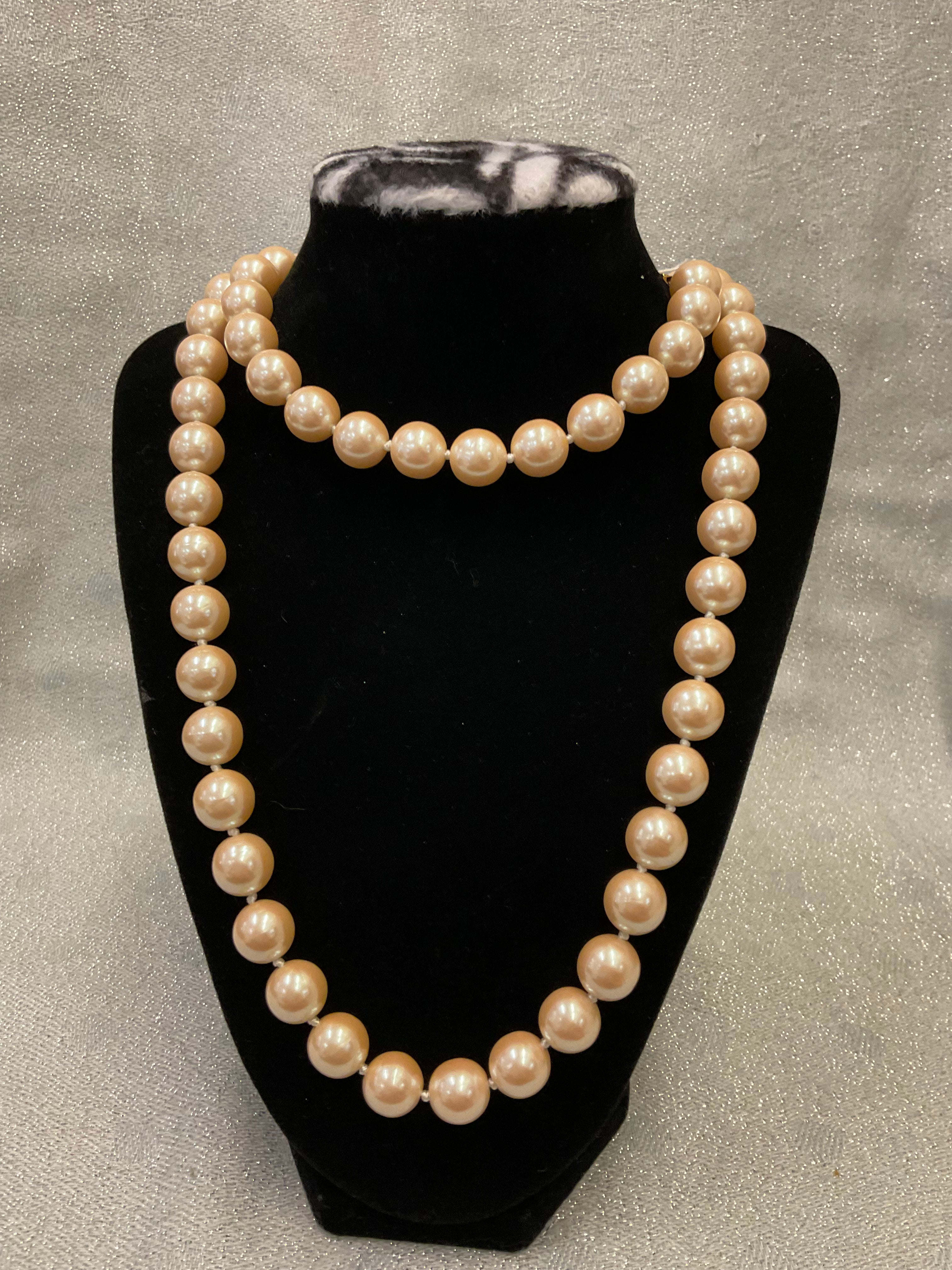 MONET pearl necklace