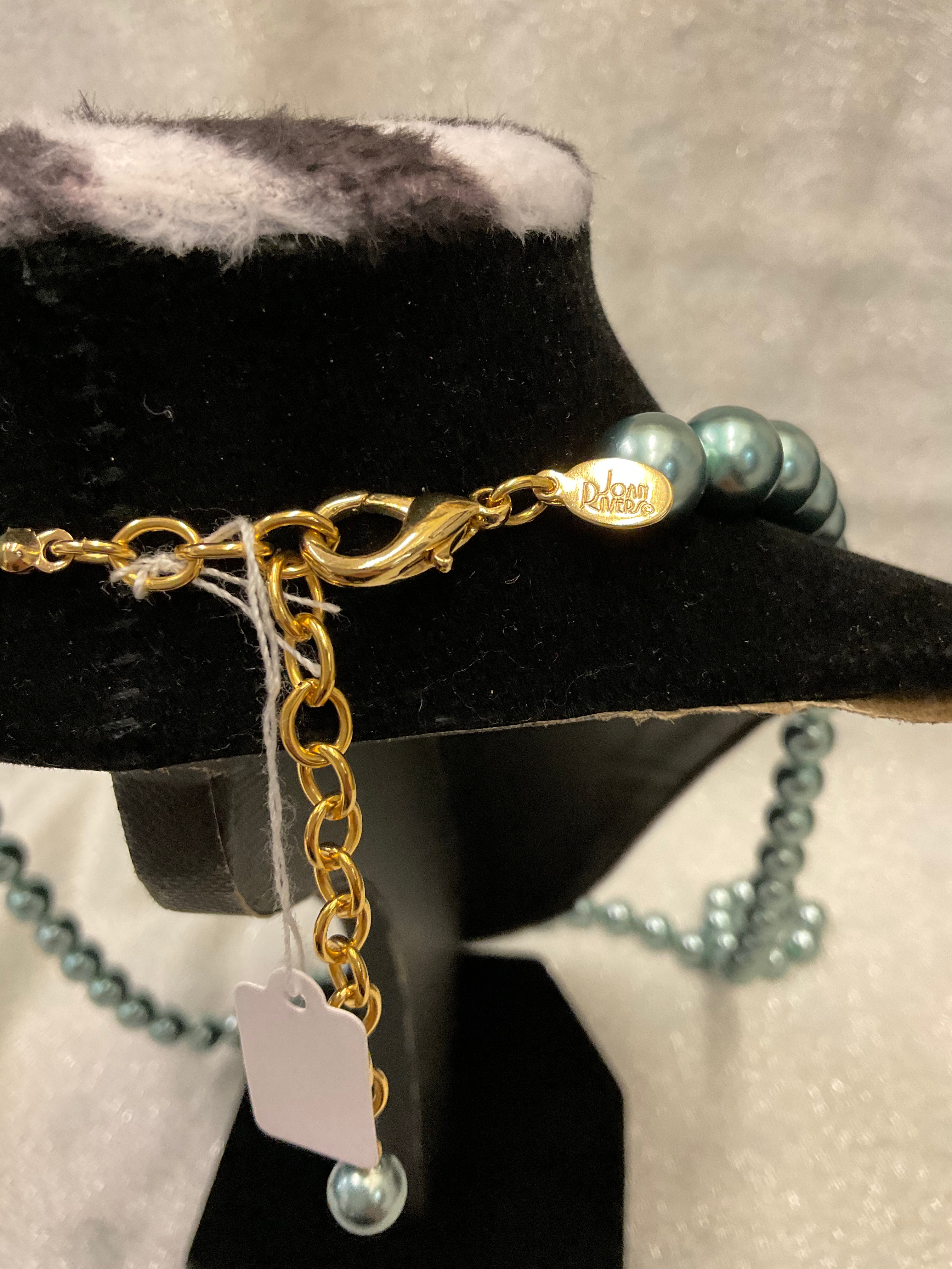 Vintage Joan Rivers teal blue pearl necklace