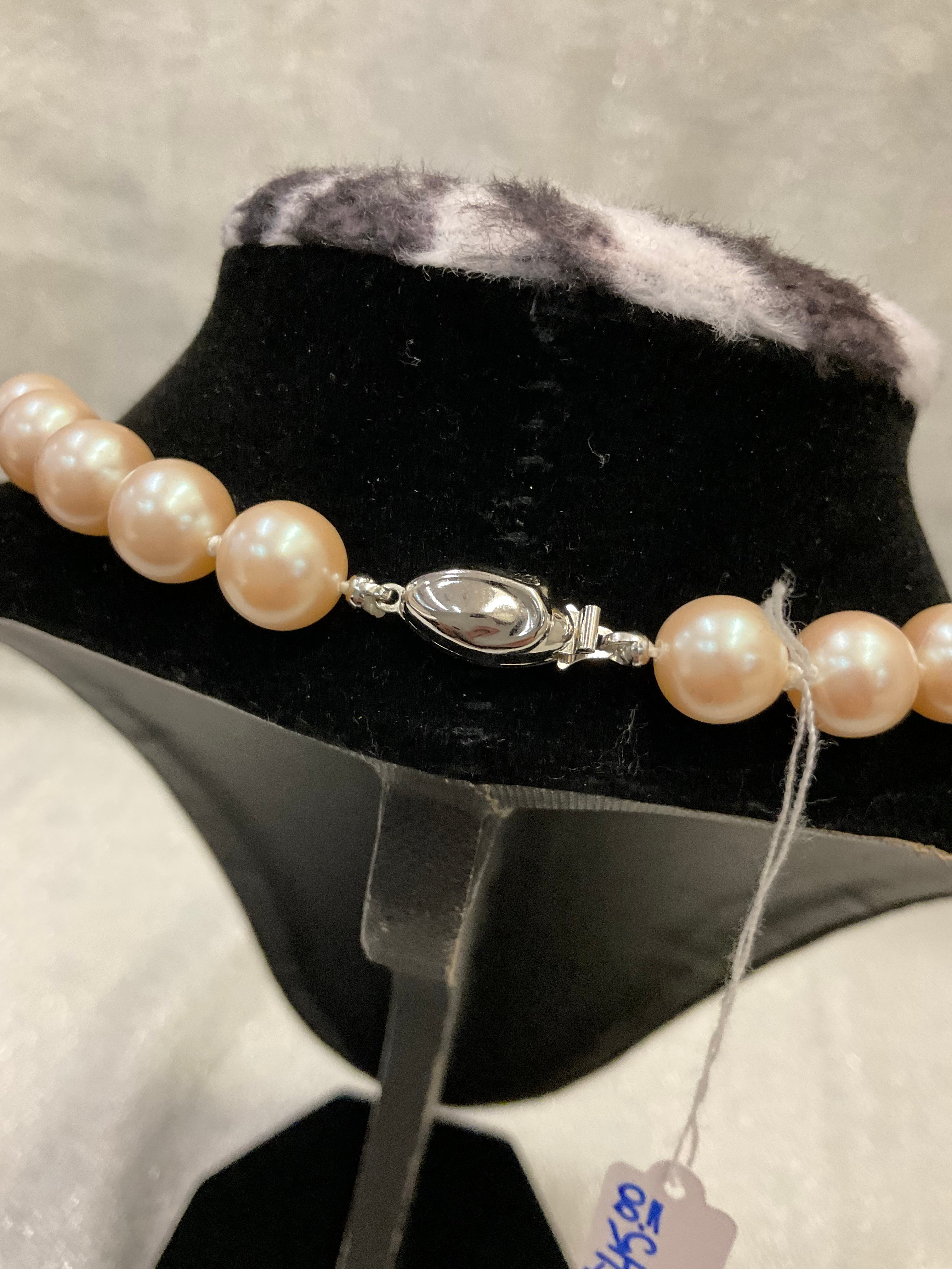 Richelieu pearl necklace