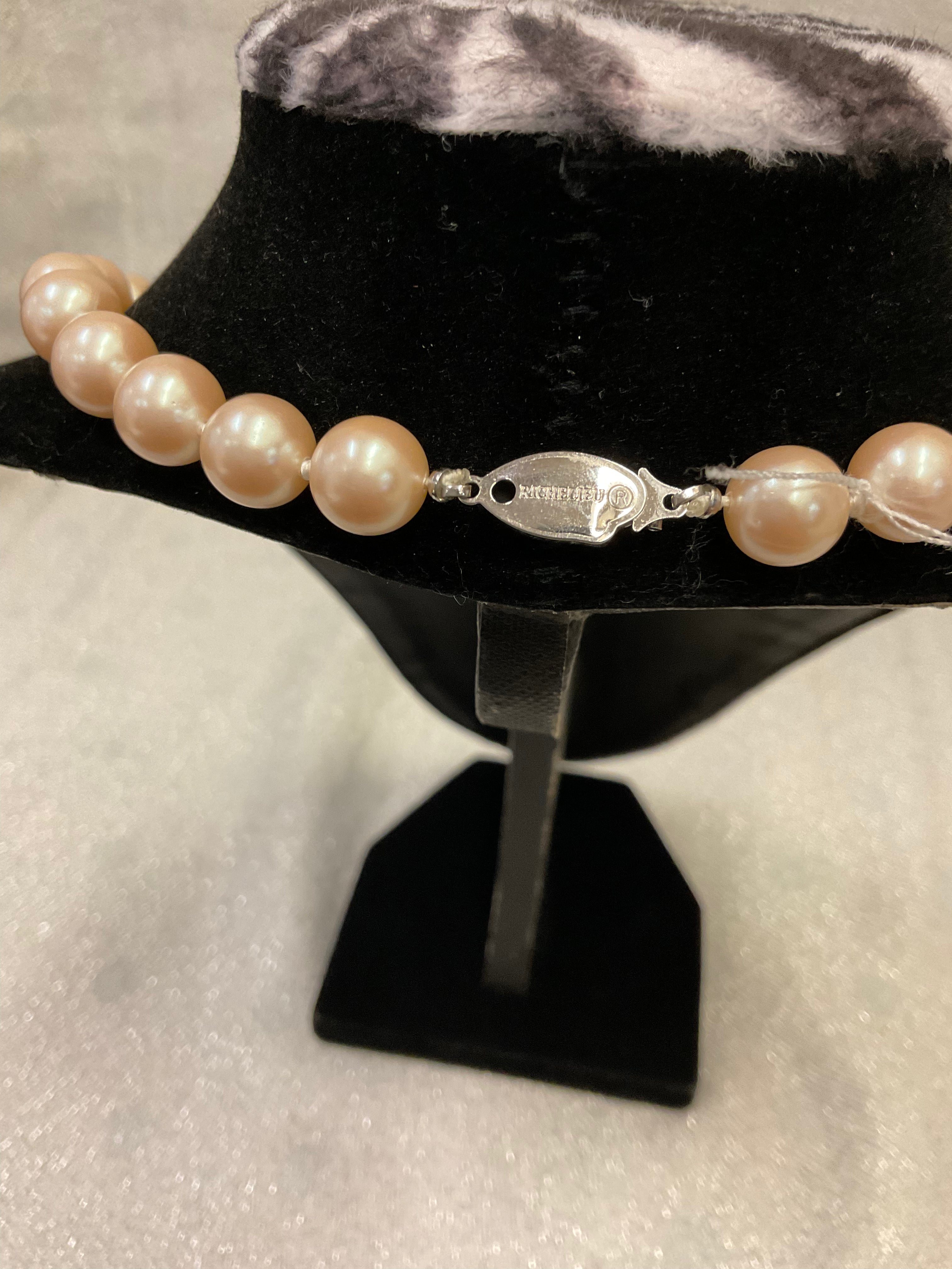 Richelieu pearl necklace