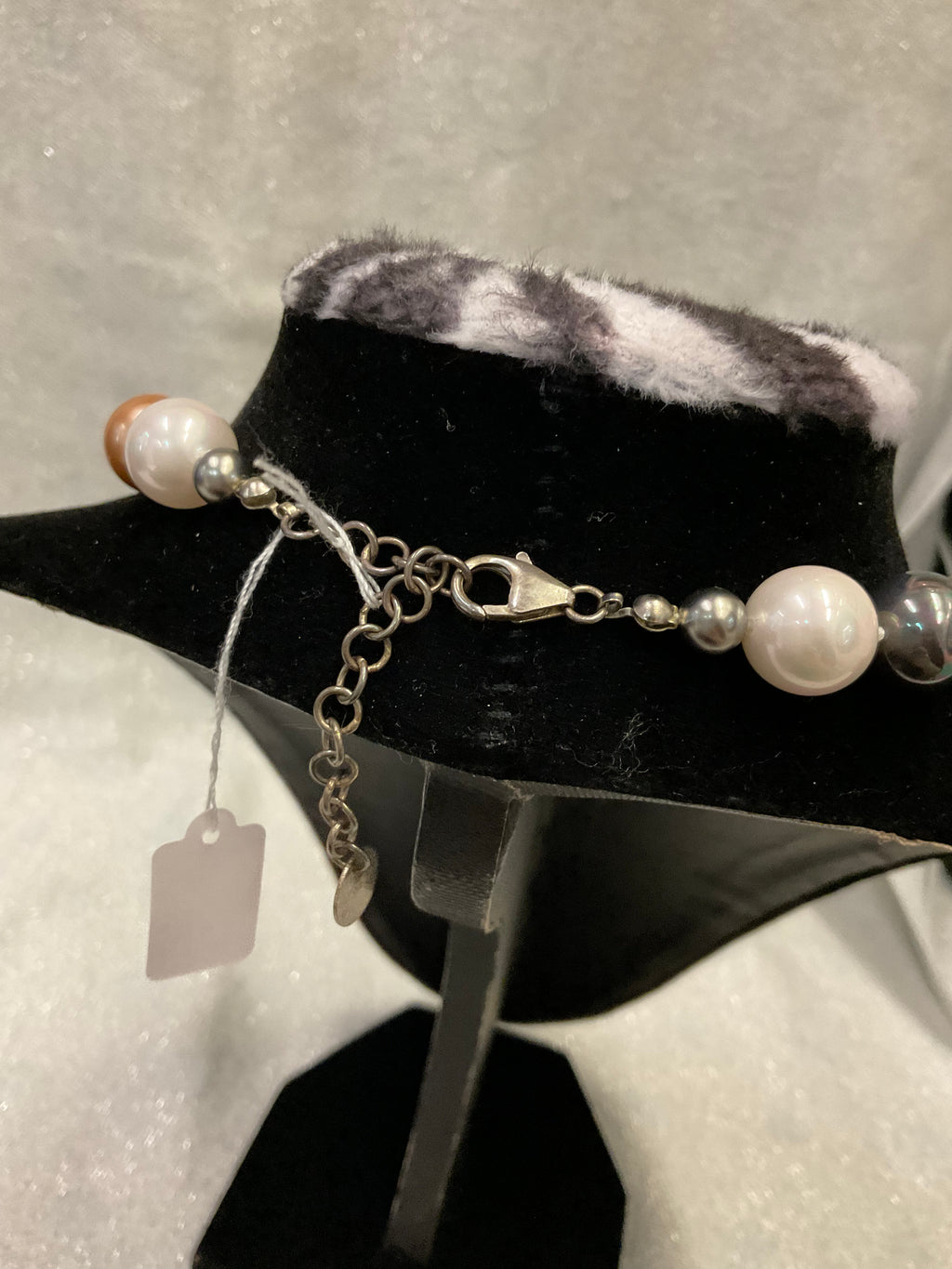 Multi colour pearl necklace