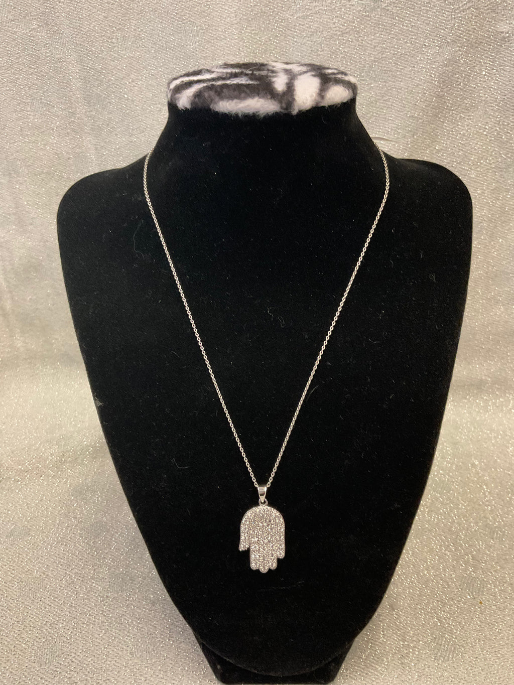 Sterling silver necklace with Hamsa pendant