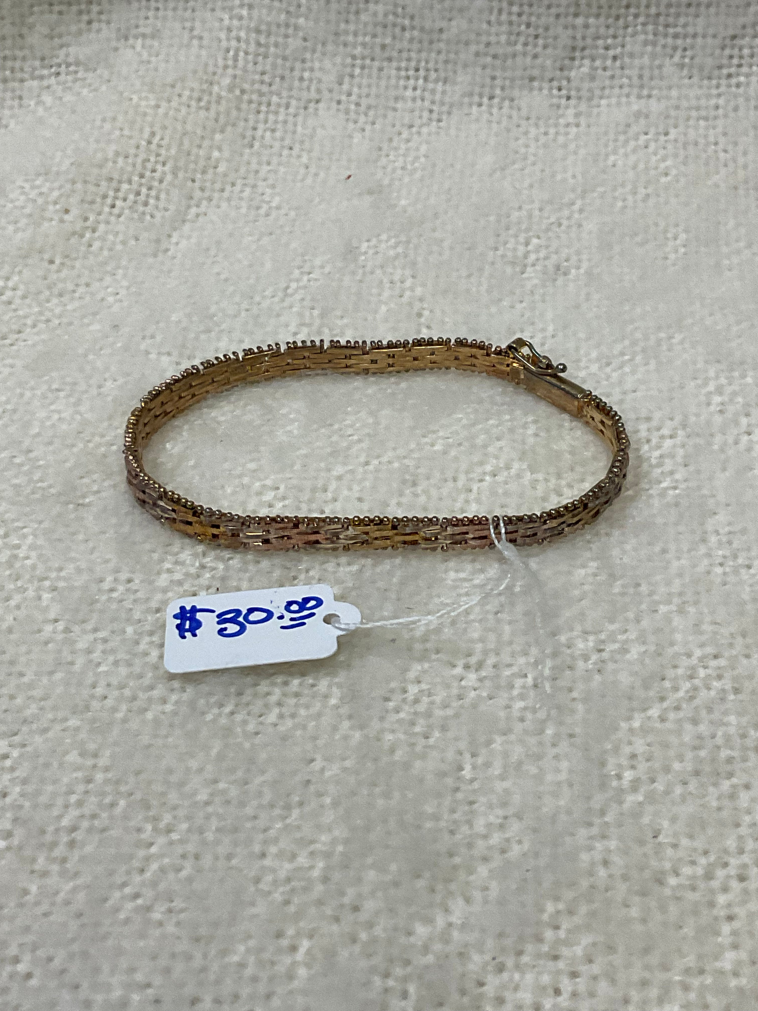 Vintage-style tri‑tone textured bracelet in excellent condition